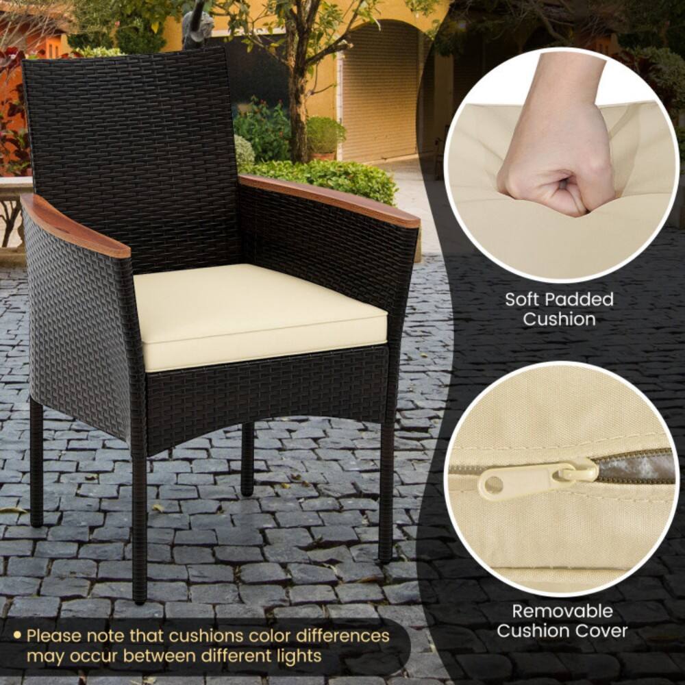 Soft Padded Cushion  
Please note that cushions color differences may occur between different lights  
Removable Cushion Cover