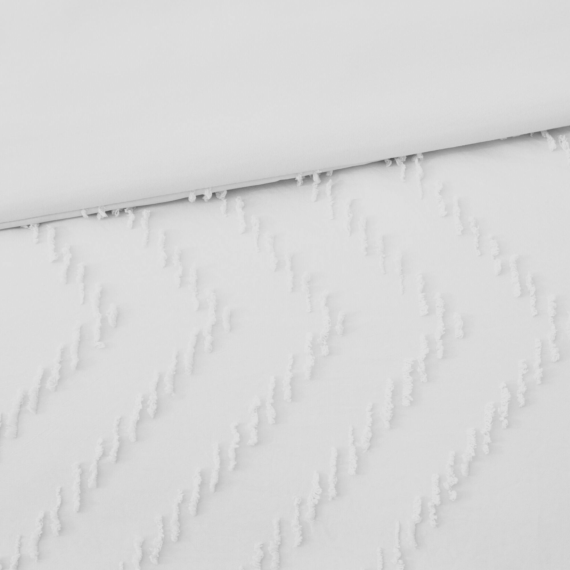 Left. Peace Nest - Peace Nest Tufted Clipped Jacquard Geometric Duvet Cover & Pillowcase Set - Wave White.