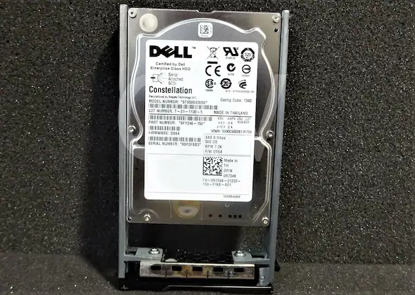 1105 DELL
Certified by Dell Enterprise Class HDD Serial Attached SCSI
Constellation 156589
Manufactured by Seagate Technology
MODEL NUMBER: "ST9500430SS LR"
TUV 8147123 N176 13007 20 STX 7950043055 ()
Config Code: 1342
LOT NUMBER: T-01-1130-5
MADE IN THAILAND
VOC AMPS CSO LOT
PART NUMBER: *9FY246 - 150
5V 9A NUMBER
12V 2A
WWN: 5000C5002611F704
FIRMWARE: DS64
SAS 6 Gbps
500 GB
SERIAL NUMBER: "9SP2FS83"
RPM 7.2K
F/W DS64
Made in TH
DP/N OR734K
TH-OR734K-21233-
110-0
