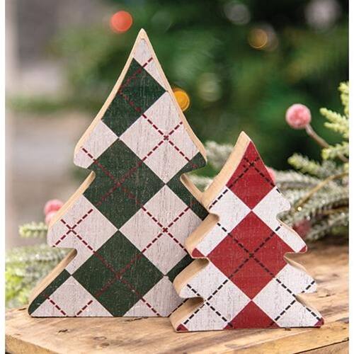 Angle. BreeBe - *2/Set Distressed Wooden Plaid Christmas Trees - Multicolor.