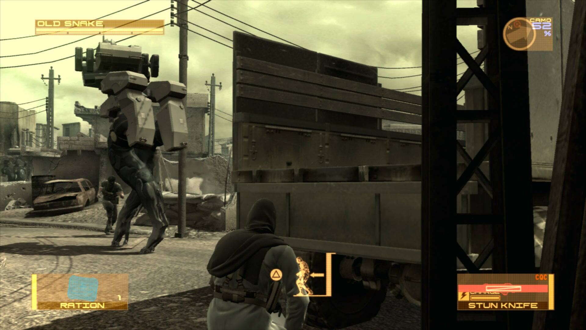 OLD SNAKE  
CAMO 52%  
RATION 1  
STUN KNIFE