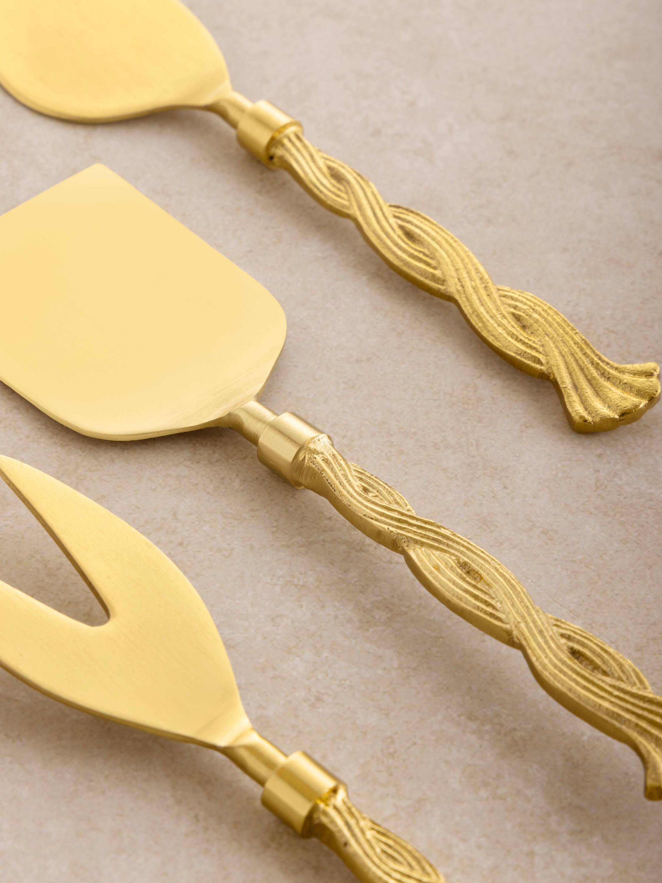 Back. GAURI KOHLI - Santiago Cheese Knives - Matte gold.