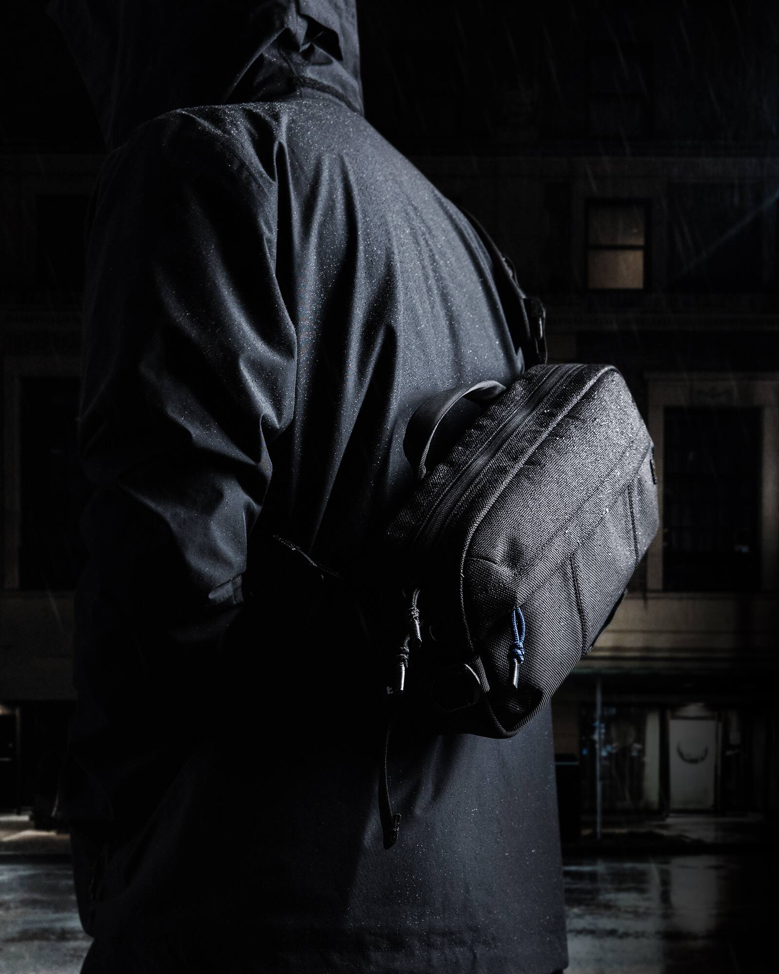 Alt View 16. tomtoc - Wander-T26 Sling Bag 5.5L, Heavy Duty Tactical Crossbody Carry Chest Bag, Compatible mit Steck Deck OLED, ASUS ROG Ally - Black.