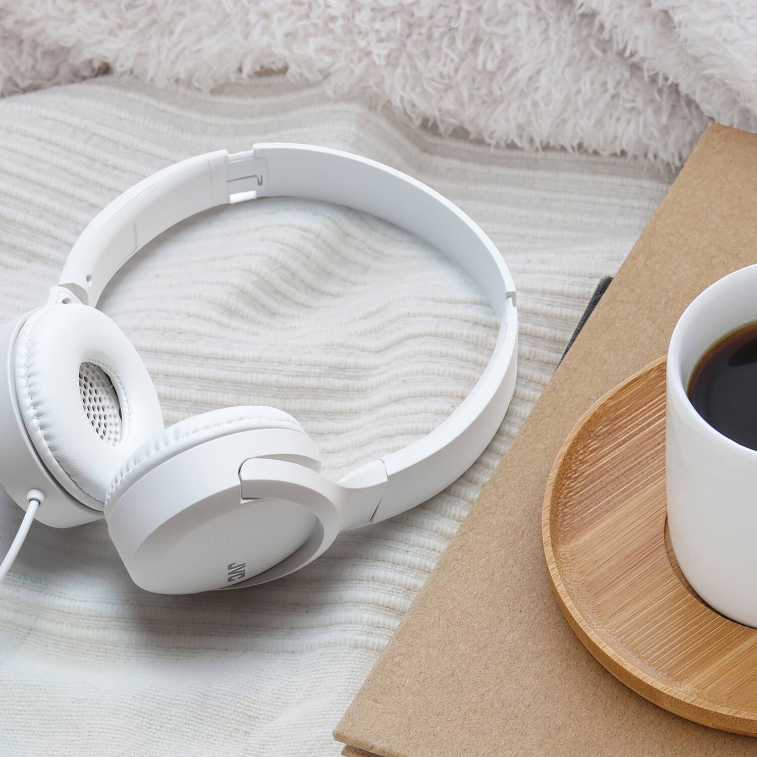 Left. JVC - Jvc Has33ucw Foldable On-ear Headphones With Microphone, Usb-c, Ha-s33uc (white) - White.