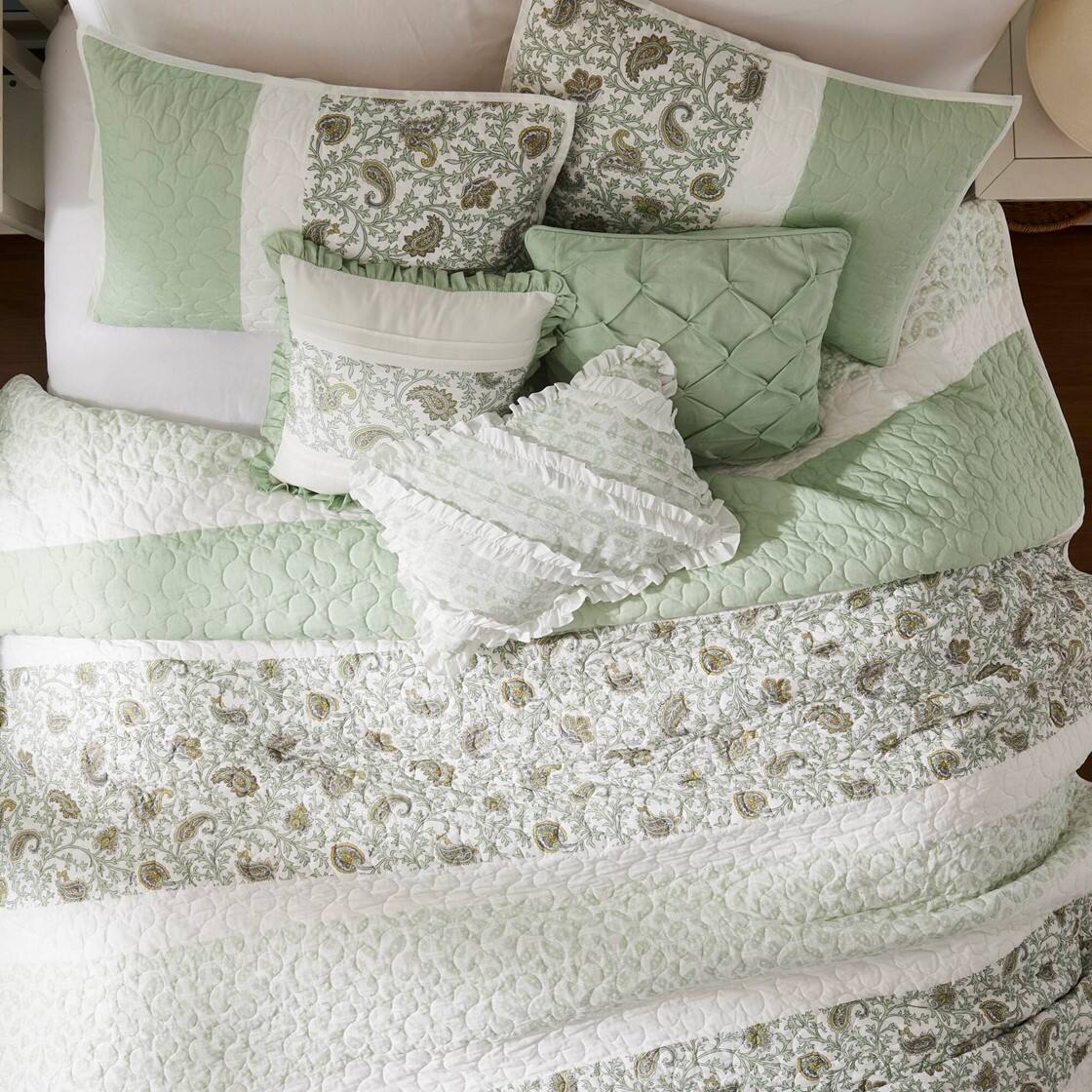 Alt View 3. Gracie Mills - Gracie Mills Singleton Reversible Paisley Lace 6-Piece Cotton Percale Quilt Set - Sage Green.