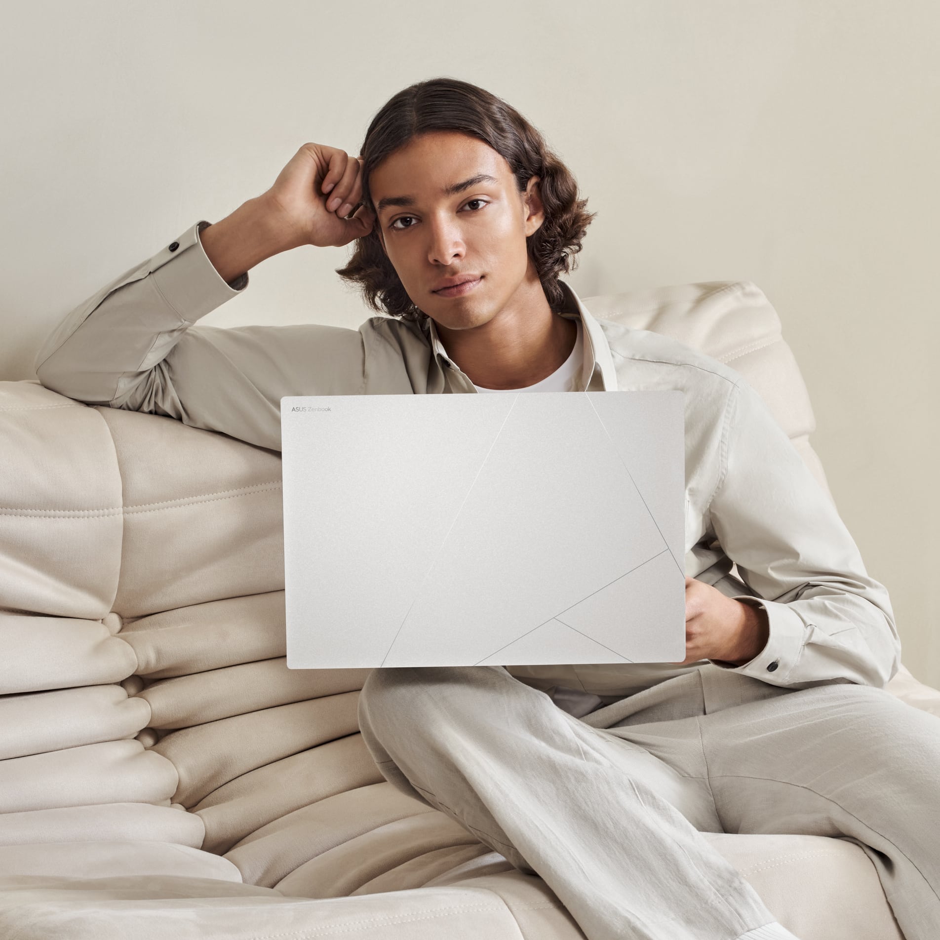 Alt View 15. ASUS - Zenbook S 16 16” 3K OLED Touch Screen Laptop - Copilot+ PC - AMD Ryzen AI 9 365 - 24GB Memory - 1TB SSD - Scandinavian White.