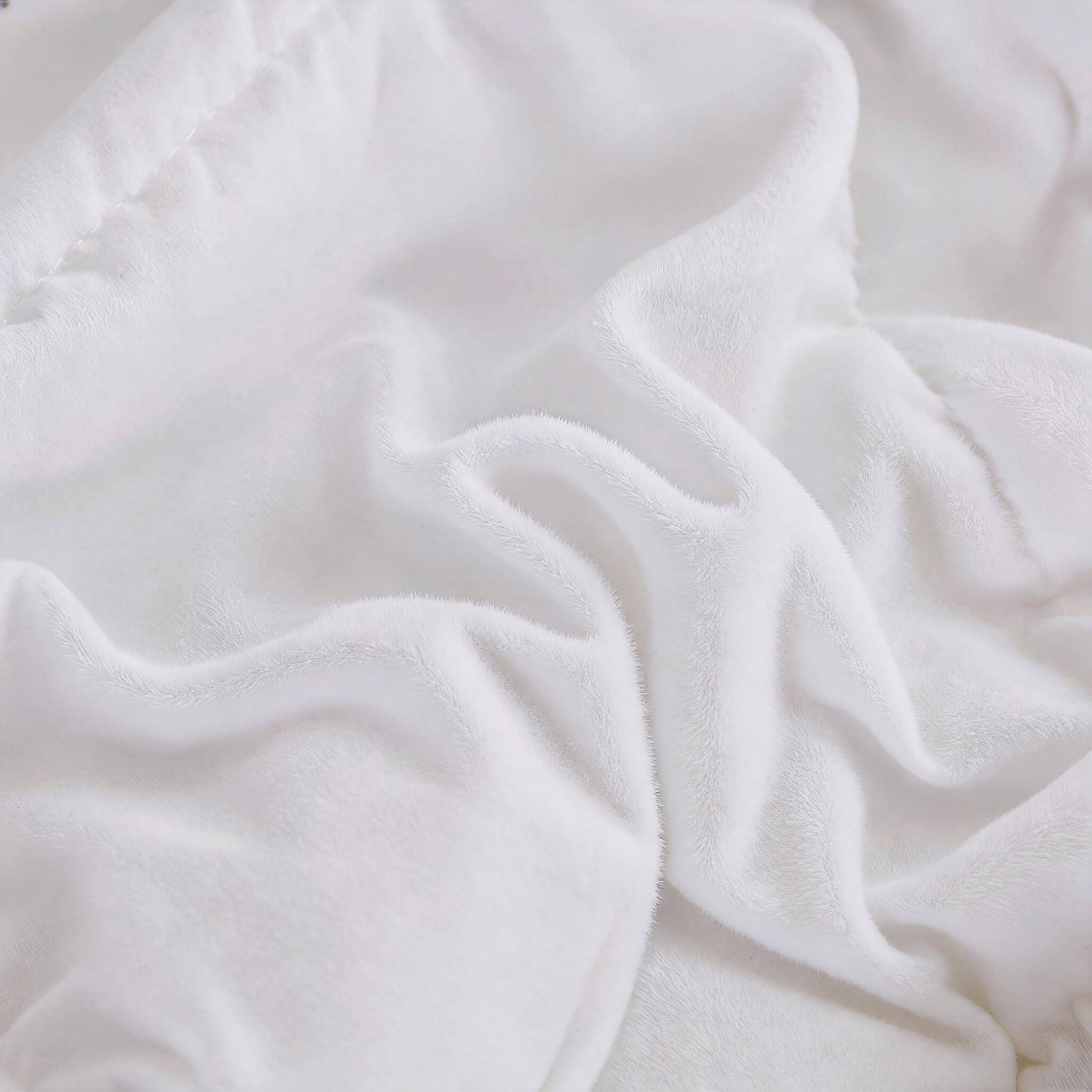 Alt View 1. OMOMMD - Comforter Set All Season Reversible Down Alternative Bedding Quilted Duvet Insert - Ivory Twin/Twin XL.