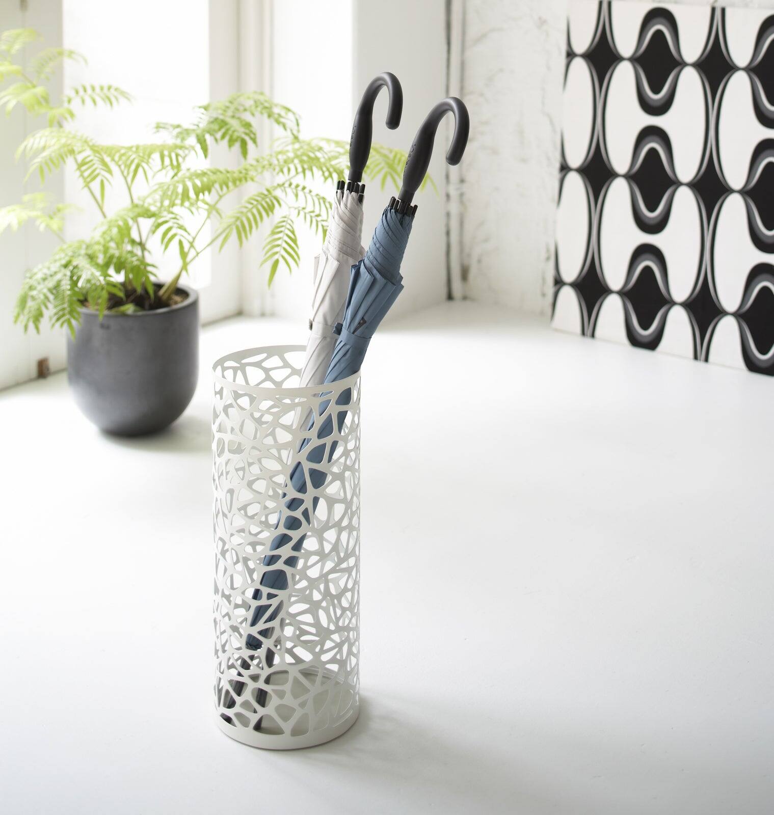 Angle. Yamazaki Home - Umbrella Stand - Round - Steel - Black.