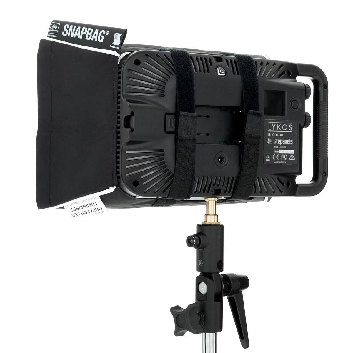 dog SNAPBAG  
LYKOS BI-COLOR Litepanels 08-0001.94 SNO 00005812 CE FC Visin Ove  
LUMINAIRES FOR ONLY LED