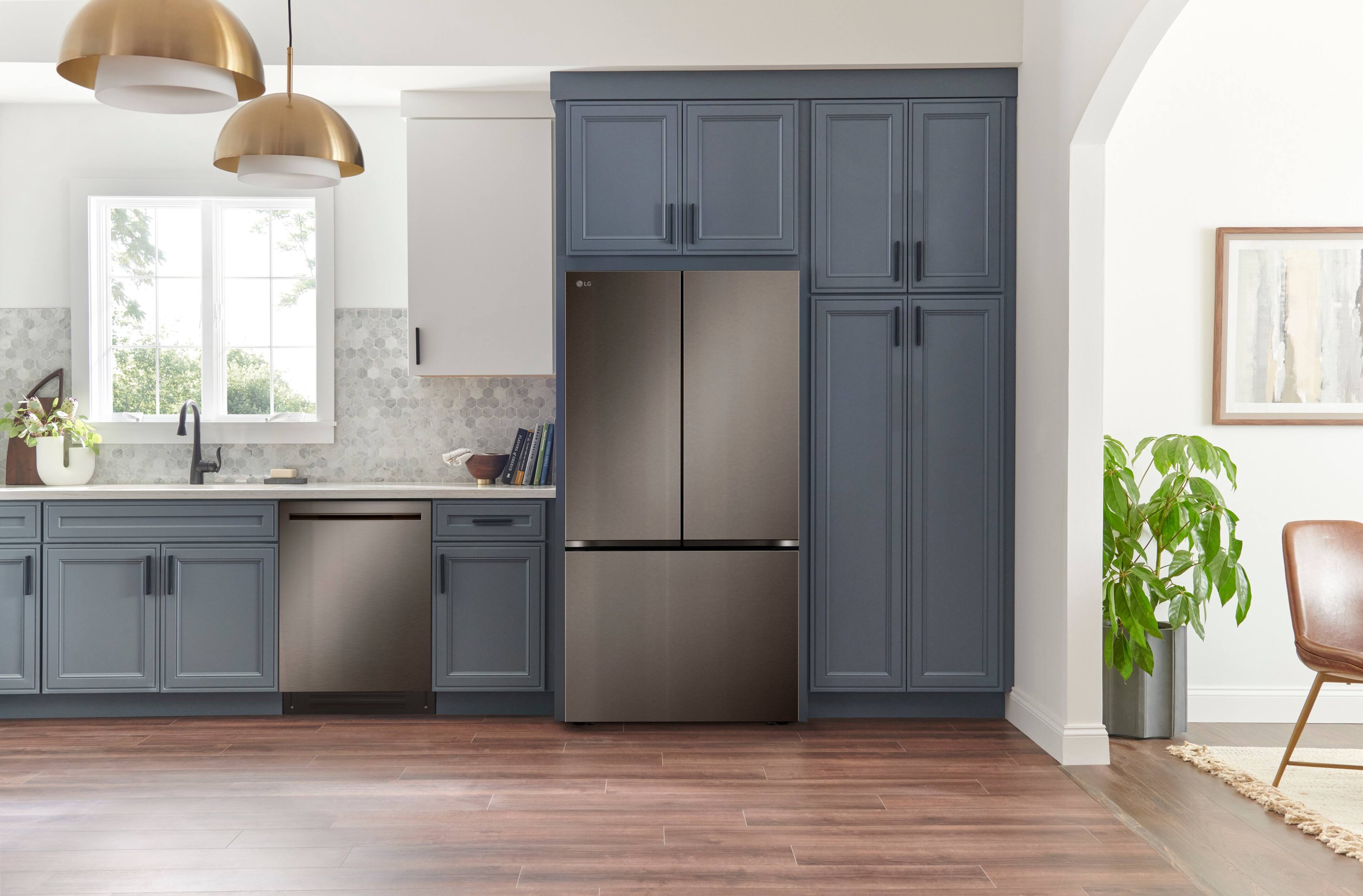 Alt View 25. LG - 36-in Wide Counter-Depth MAX 26.5 Cu. Ft. French Door Smart Refrigerator with Internal Water Dispenser - Black Stainless Steel.