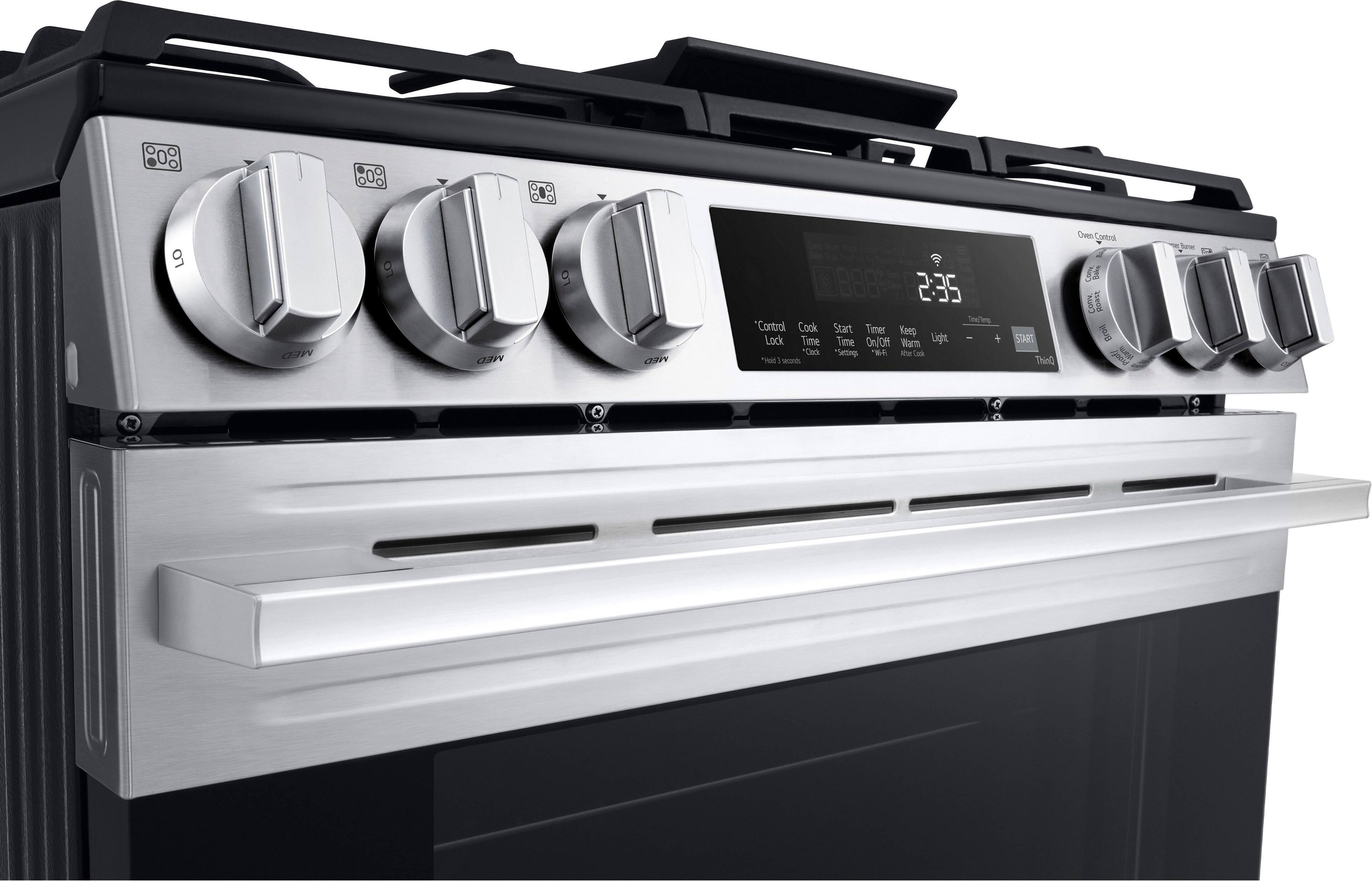 The text on the image reads: "800 0 80% + C 808 O LO MED MED PED d - d 2:35 - in Control Cook Start Times Keep Light on/off Warm Cooking Setting - Cas H 1 - START Thin Oven Control". This text is likely related to the oven's settings and functions, such as temperature, cooking modes, and timer options.