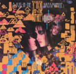 Front Standard. A Kiss in the Dreamhouse [CD].