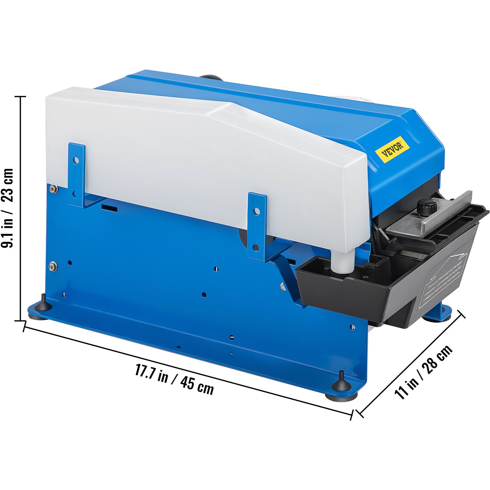 - Height: 9.1 in / 23 cm
- Width: 17.7 in / 45 cm
- Depth: 11 in / 28 cm