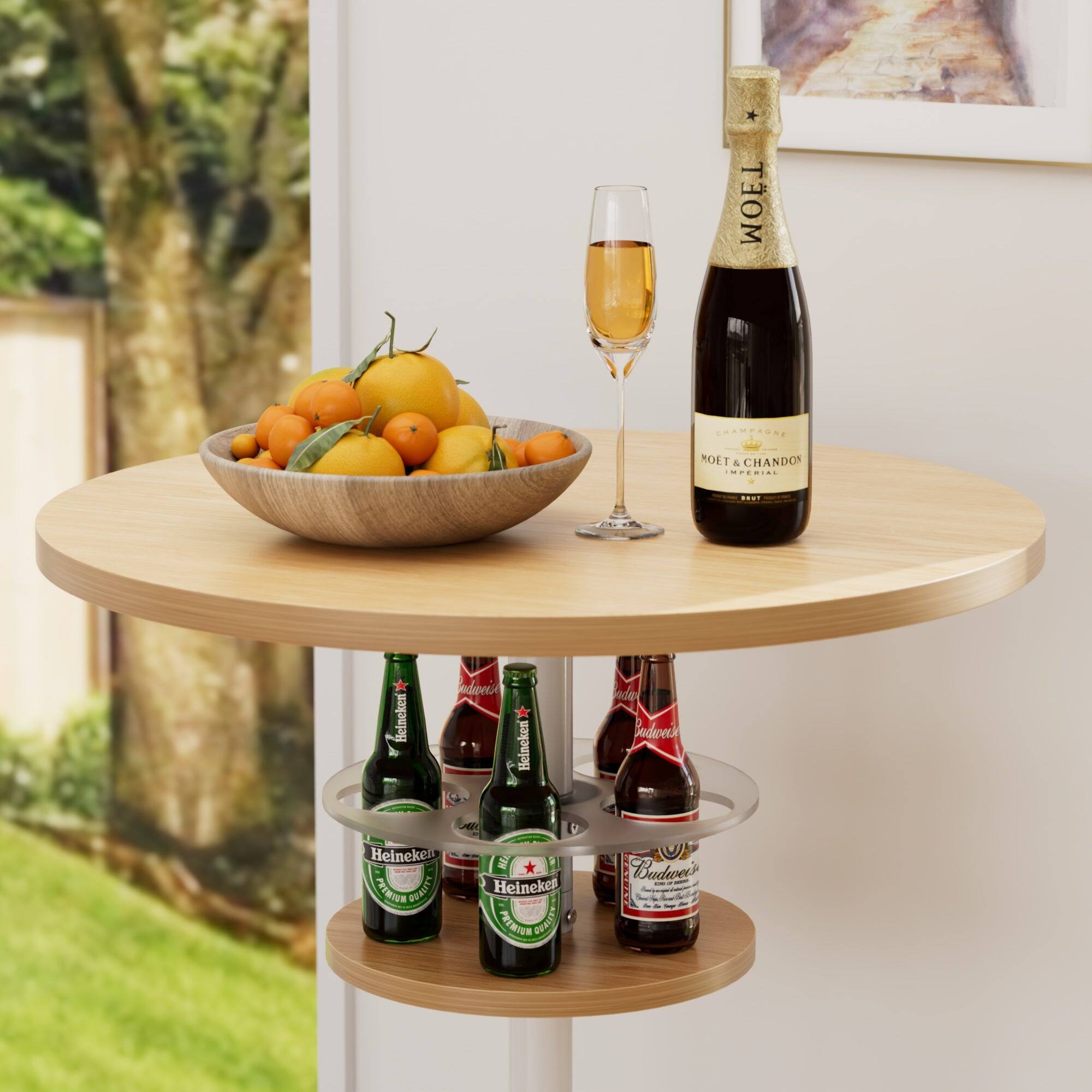 MOËT & CHANDON  
CHAMPAGNE  
MOËT & CHANDON  
BRUT  

Heineken  
PREMIUM QUALITY  

Budweiser  
Budweiser