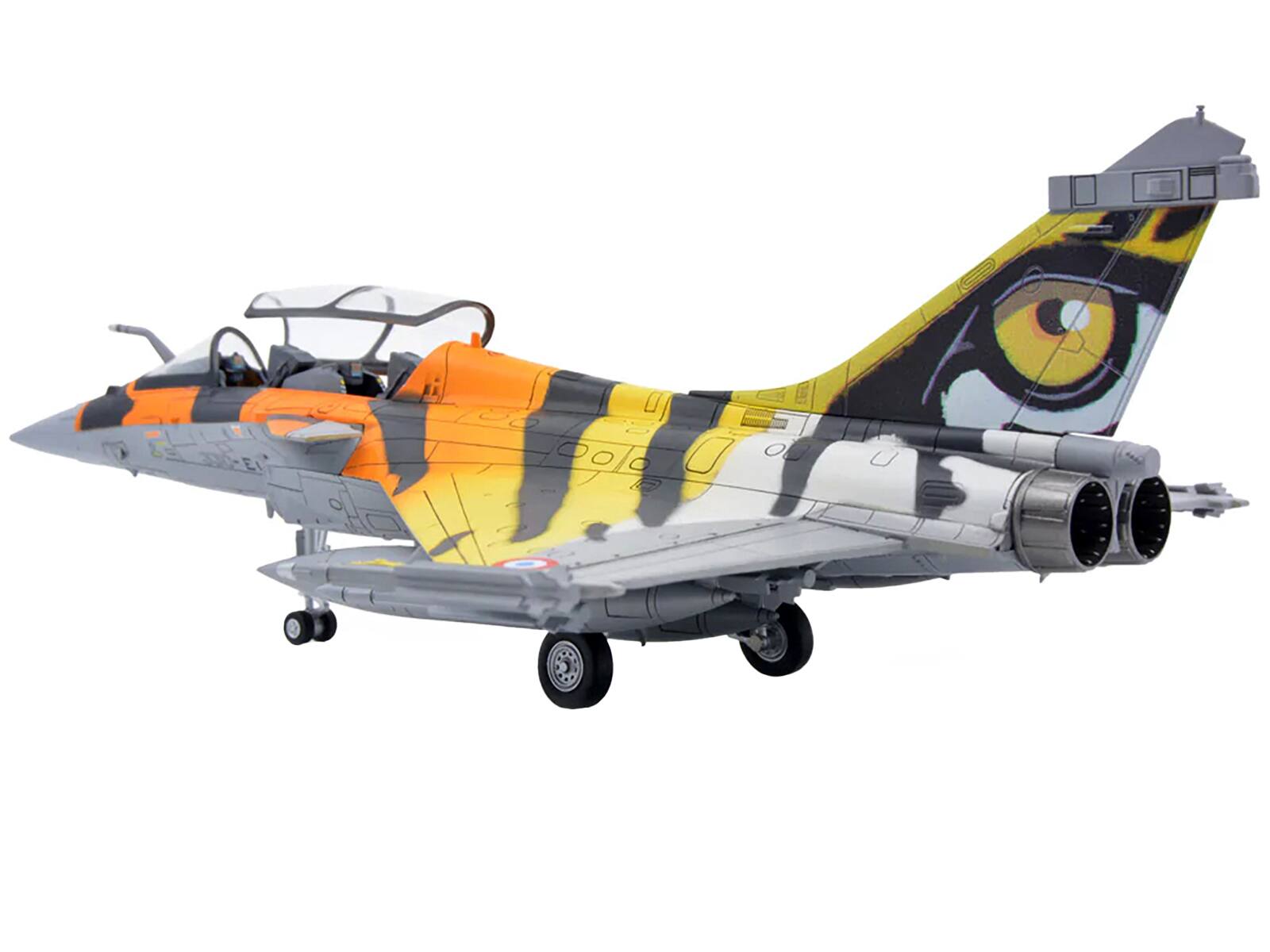 Angle. Panzerkampf - Dassault Rafale B Fighter Jet "Ocean Tiger" with Missile Accessories "Panzerkampf Wing" Series 1/72 - Multicolor.