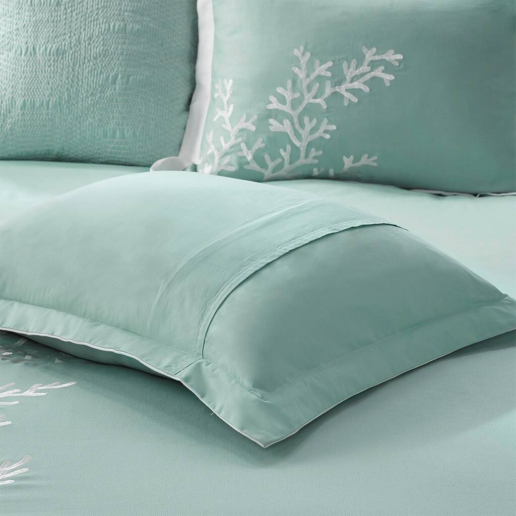 Alt View 2. Gracie Mills - Gracie Mills Douglass Coastal Coral Reef Duvet Cover Set - Aqua.