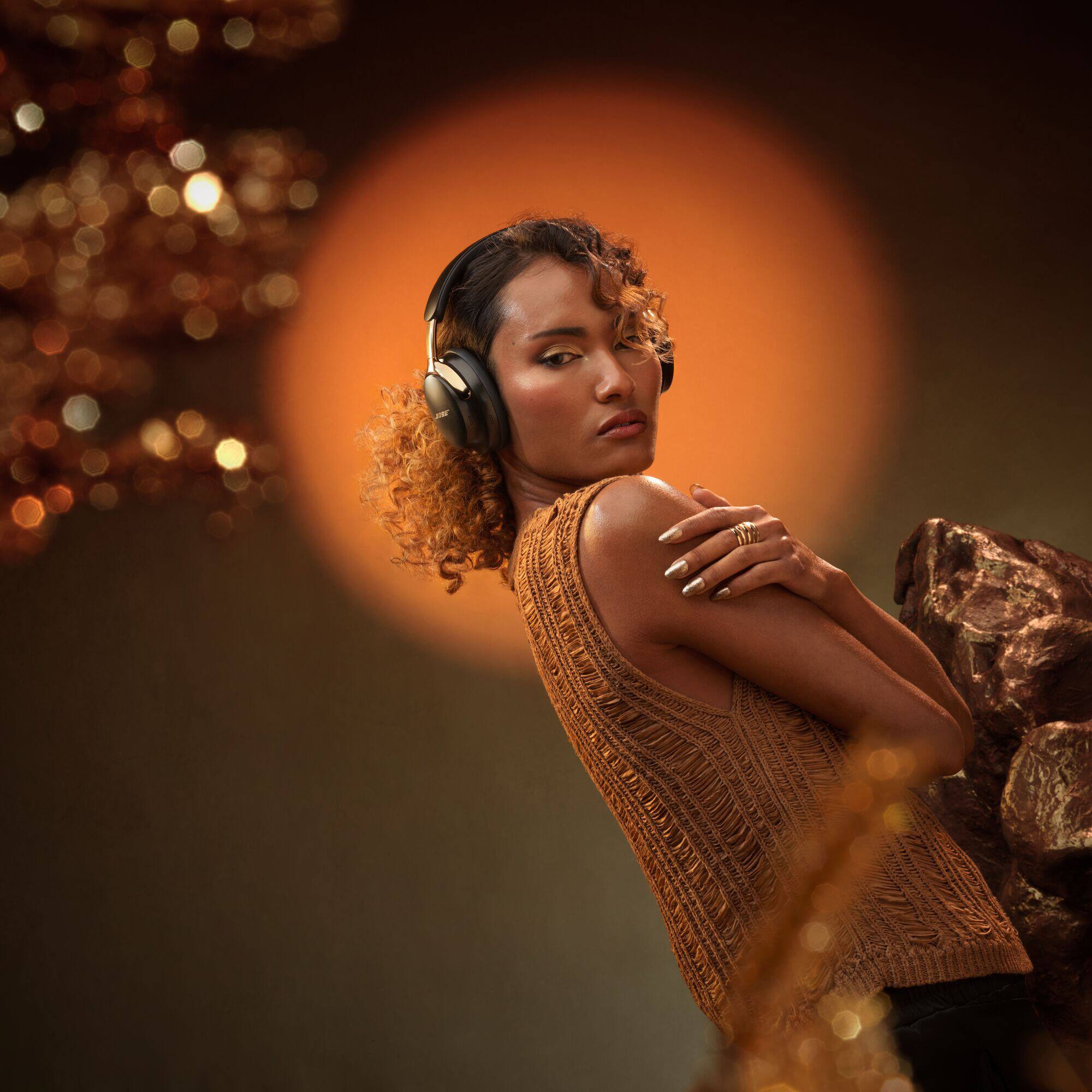 Alt View 4. Bose - QuietComfort Ultra Headphones (2nd Gen) - Desert Gold.