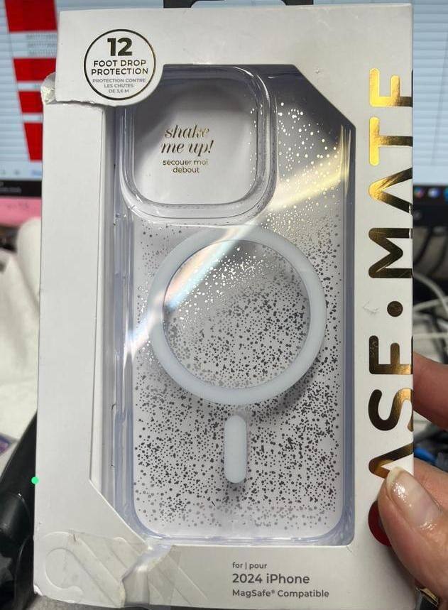 12 FOOT DROP PROTECTION  
PROTECTION CONTRE LES CHUTES DE 3.6 M  

shake me up!  
secouer moi debout  

for | pour  
2024 iPhone  
MagSafe® Compatible  

ASE.MATE