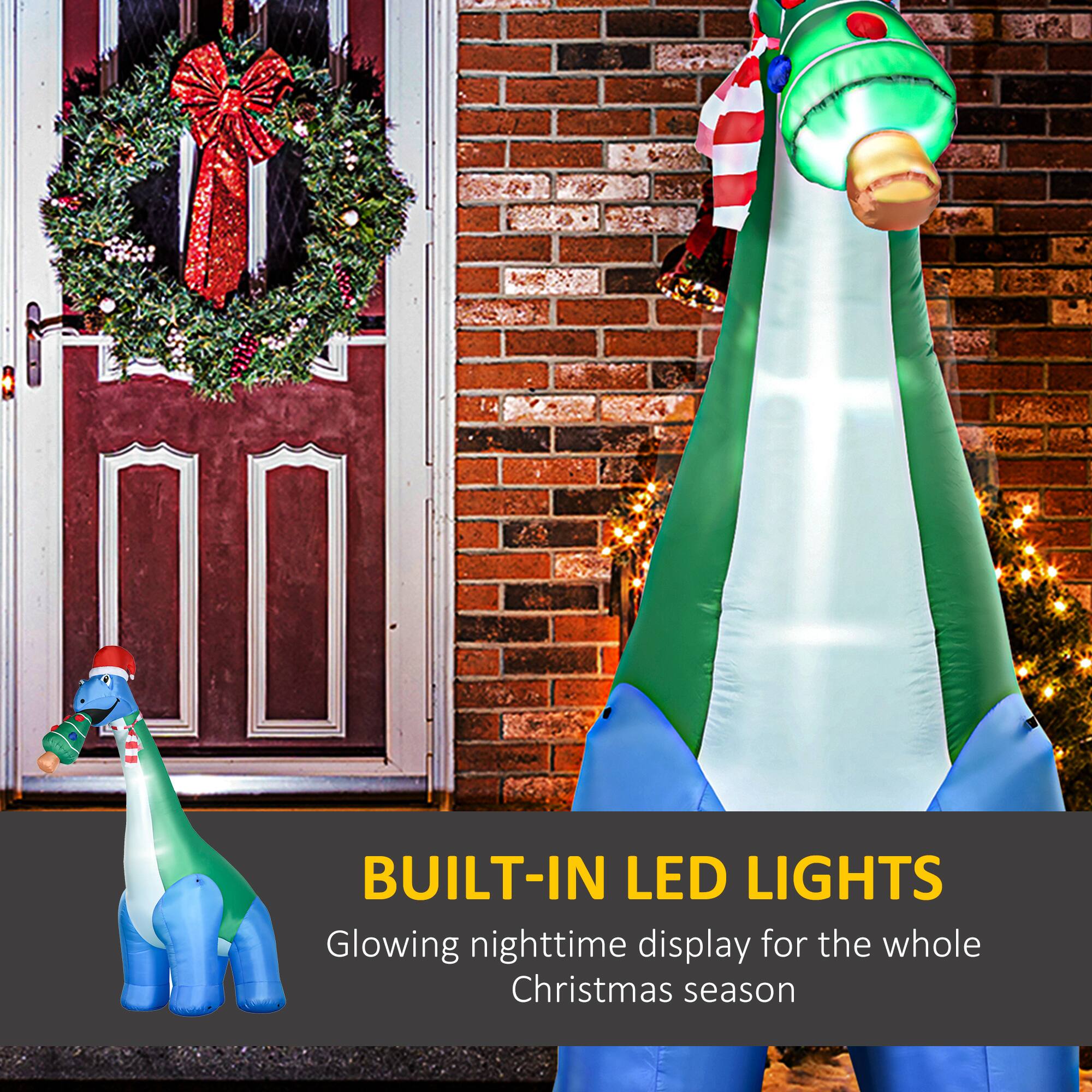 BUILT-IN LED LIGHTS  
Glowing nighttime display for the whole Christmas season