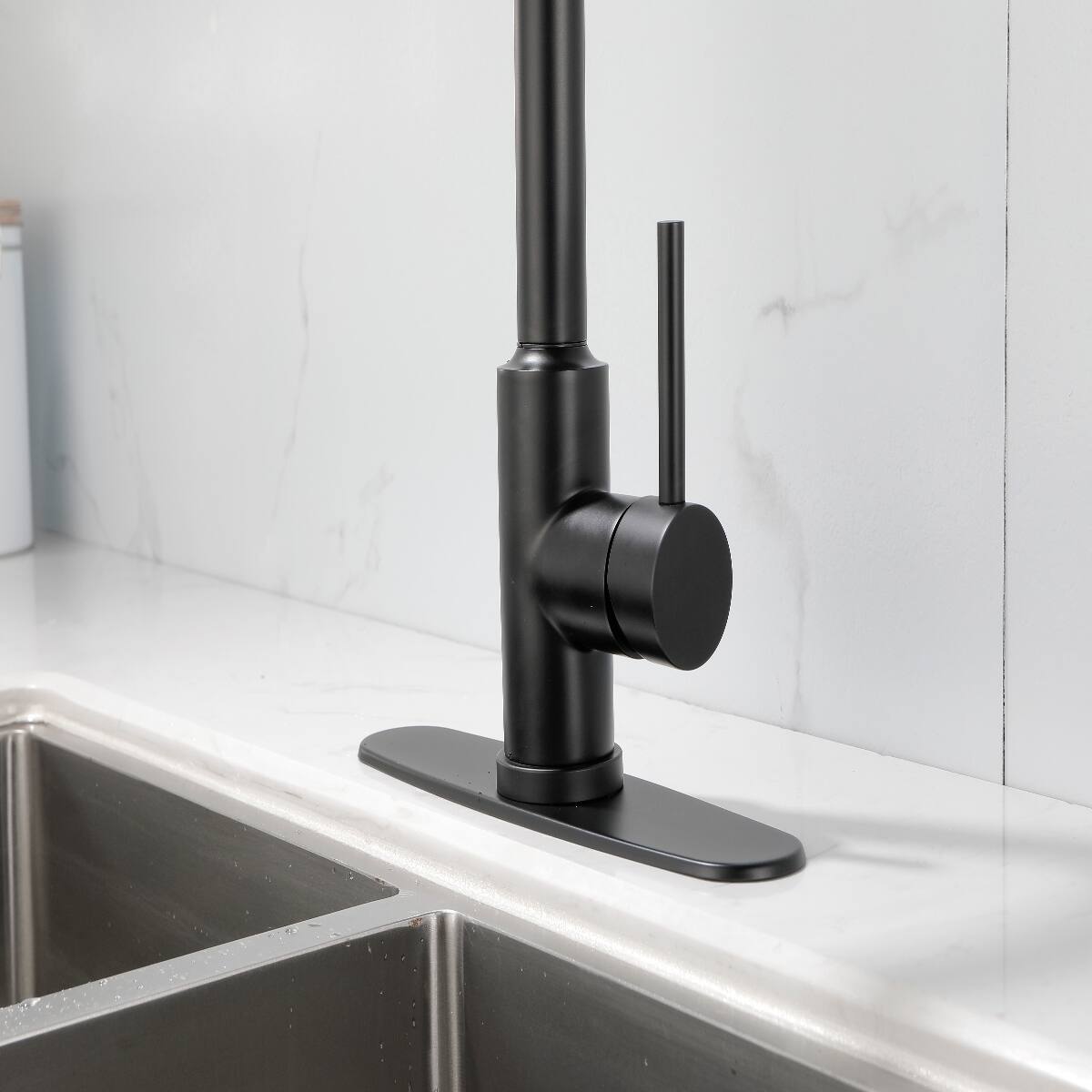 Angle. Ropilly - Ropilly Kitchen Faucet with Pull Down Sprayer, Matte Black Single Handle Stainless Steel High Arc Faucet - Matte Black.