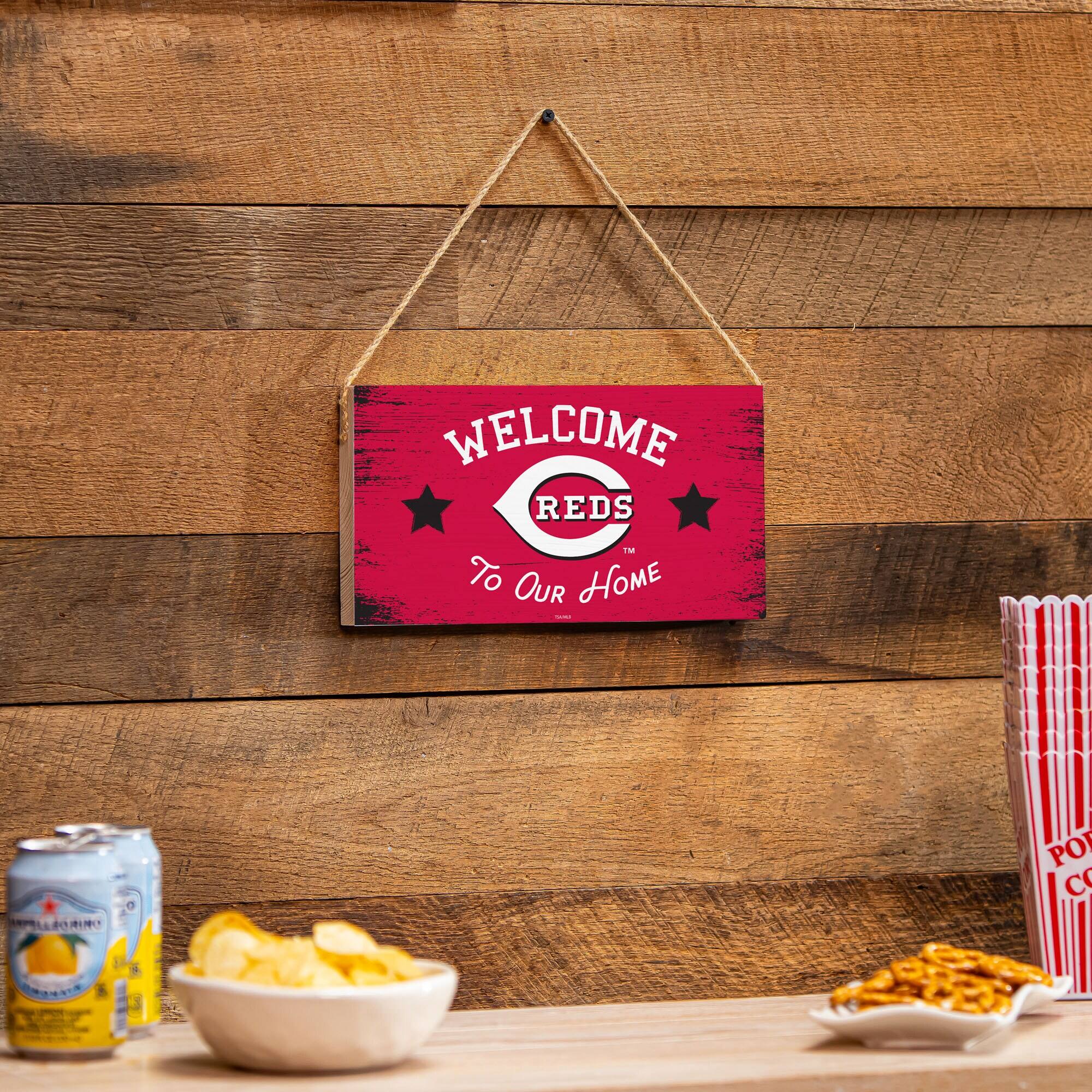 WELCOME  
REDS  
TO OUR HOME