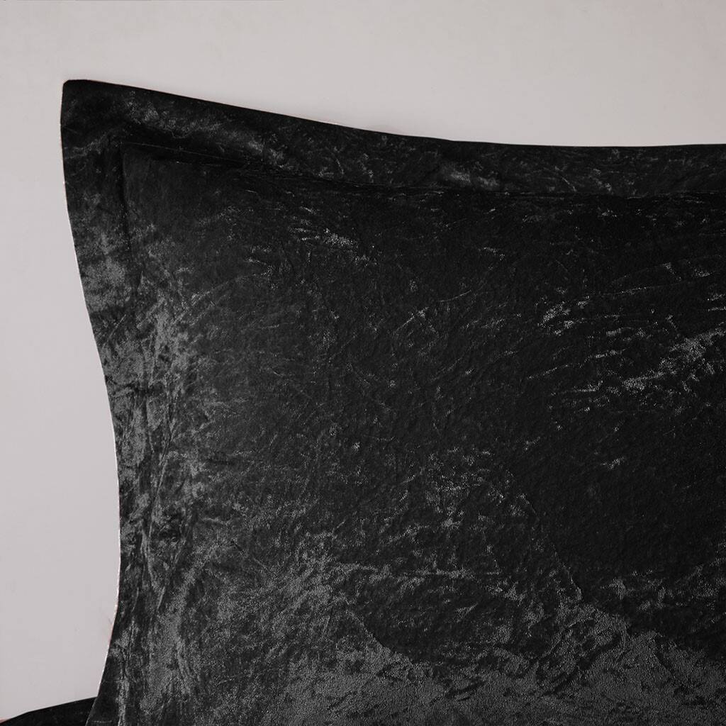 Alt View 3. Gracie Mills - Gracie Mills Andrea Duvet Cover Set with Throw Pillow - Black.