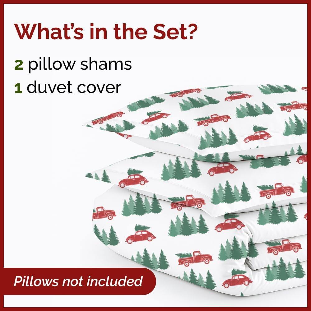 What's in the Set?

2 pillow shams  
1 duvet cover  

Pillows not included