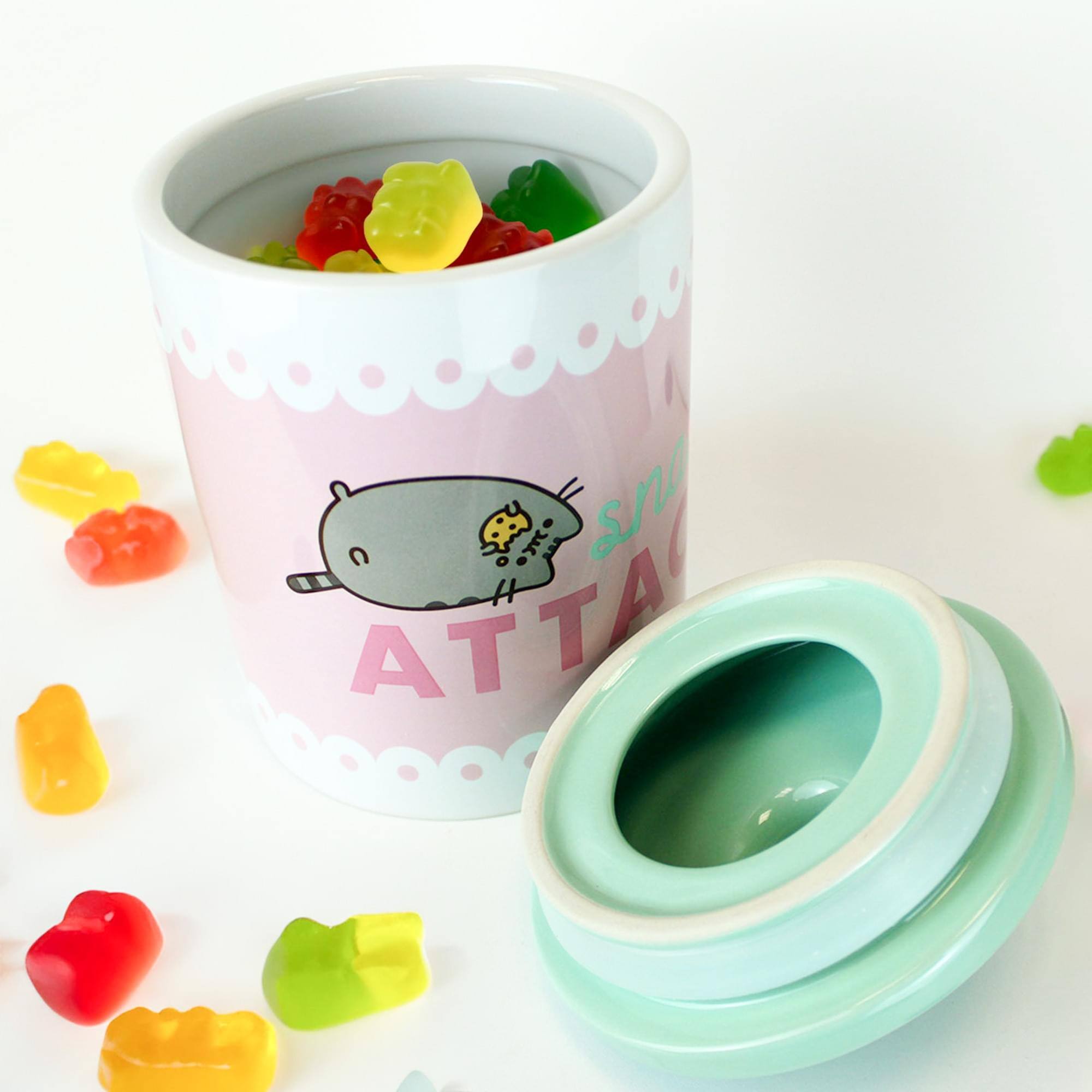 Sure! The text on the image reads:

"snack ATTA"