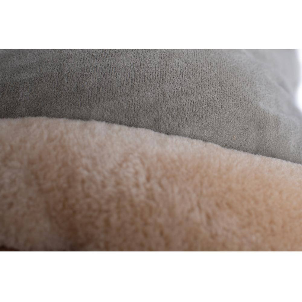 Angle. Armarkat - Cat Bed Sage Green and Beige - Beige.
