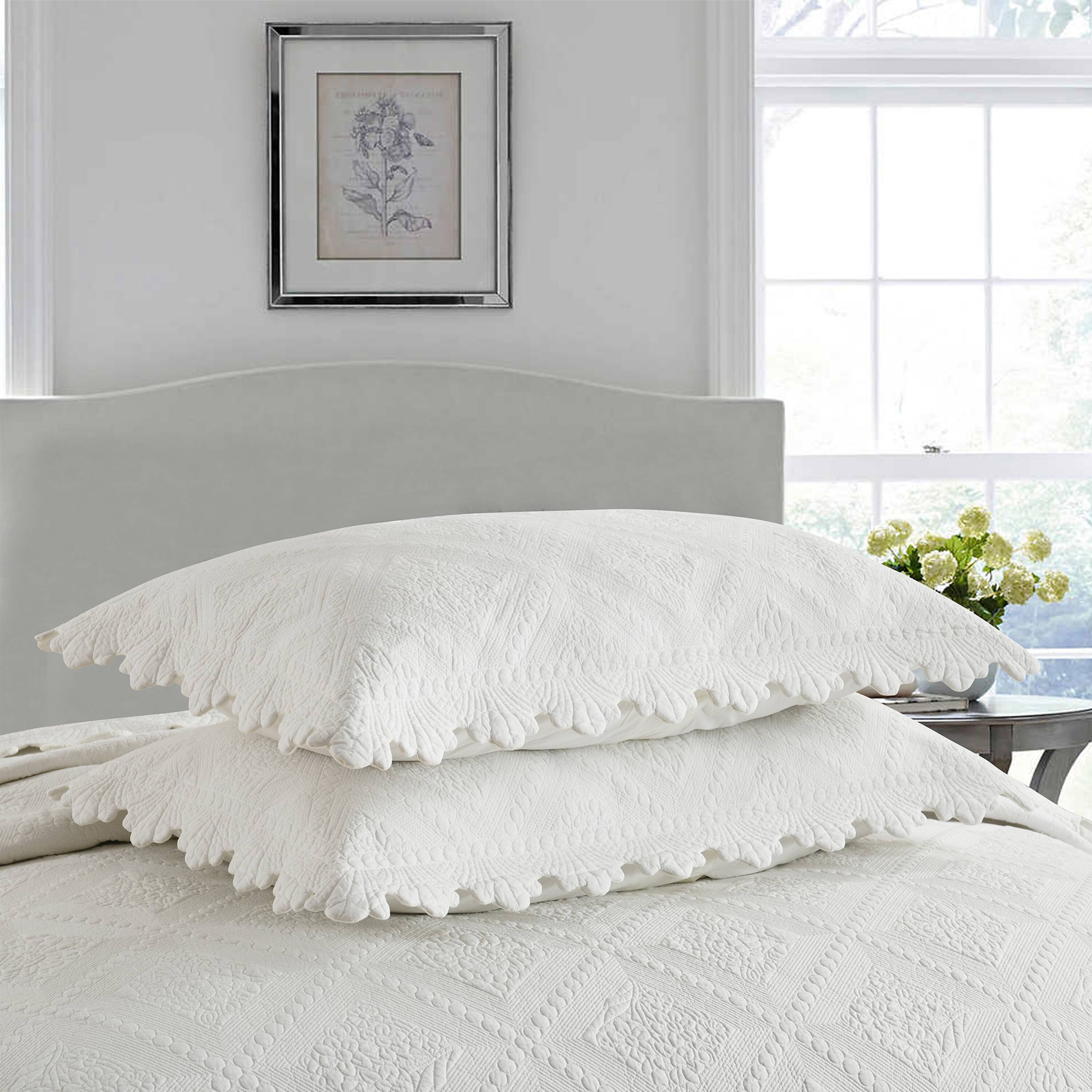 Left. MarCielo - Marcielo 3 Piece 100% Cotton Oversized Bedspread Lightweight Quilt Bedspread Set - White.