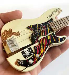 Axe Heaven - Fender Percision Bass PRESSURE Mini Guitar Replica FP-004 - Collectibles - Multicolor