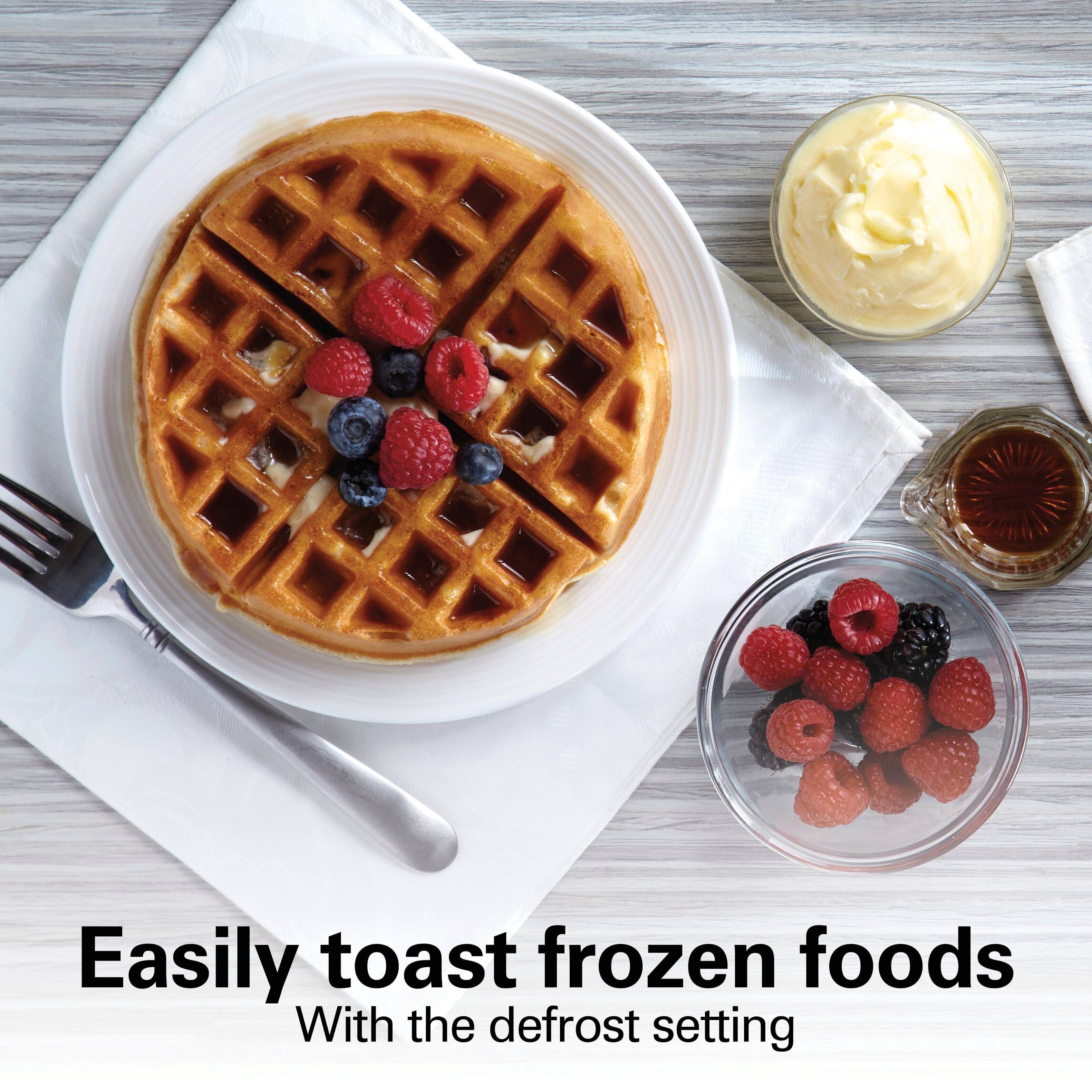 Easily toast frozen foods  
With the defrost setting