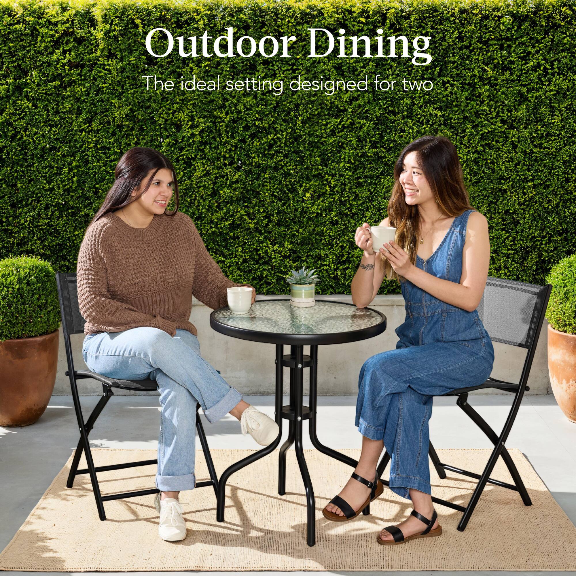 Outdoor Dining  
The ideal setting designed for two