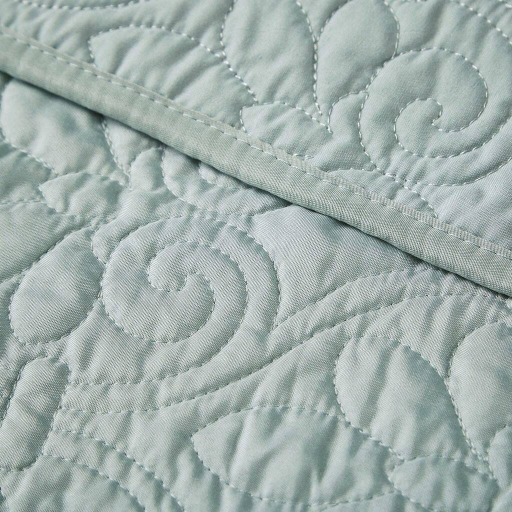 Alt View 1. Gracie Mills - Gracie Mills Sandy Classic Stitch Oversized Quilted Throw Blanket - Seafoam.