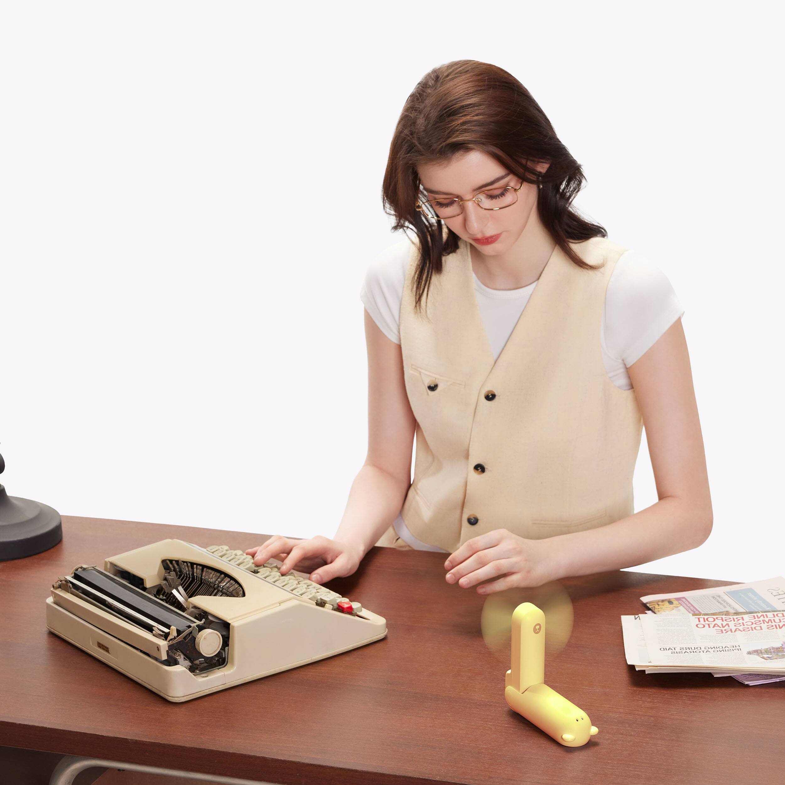 The text on the image reads "2 1098 LE1 MINAID UMSCIENA DISARE CN. COONA CMCEAA". However, it is not clear what the actual text is meant to convey. It could be a random combination of letters or a foreign language.