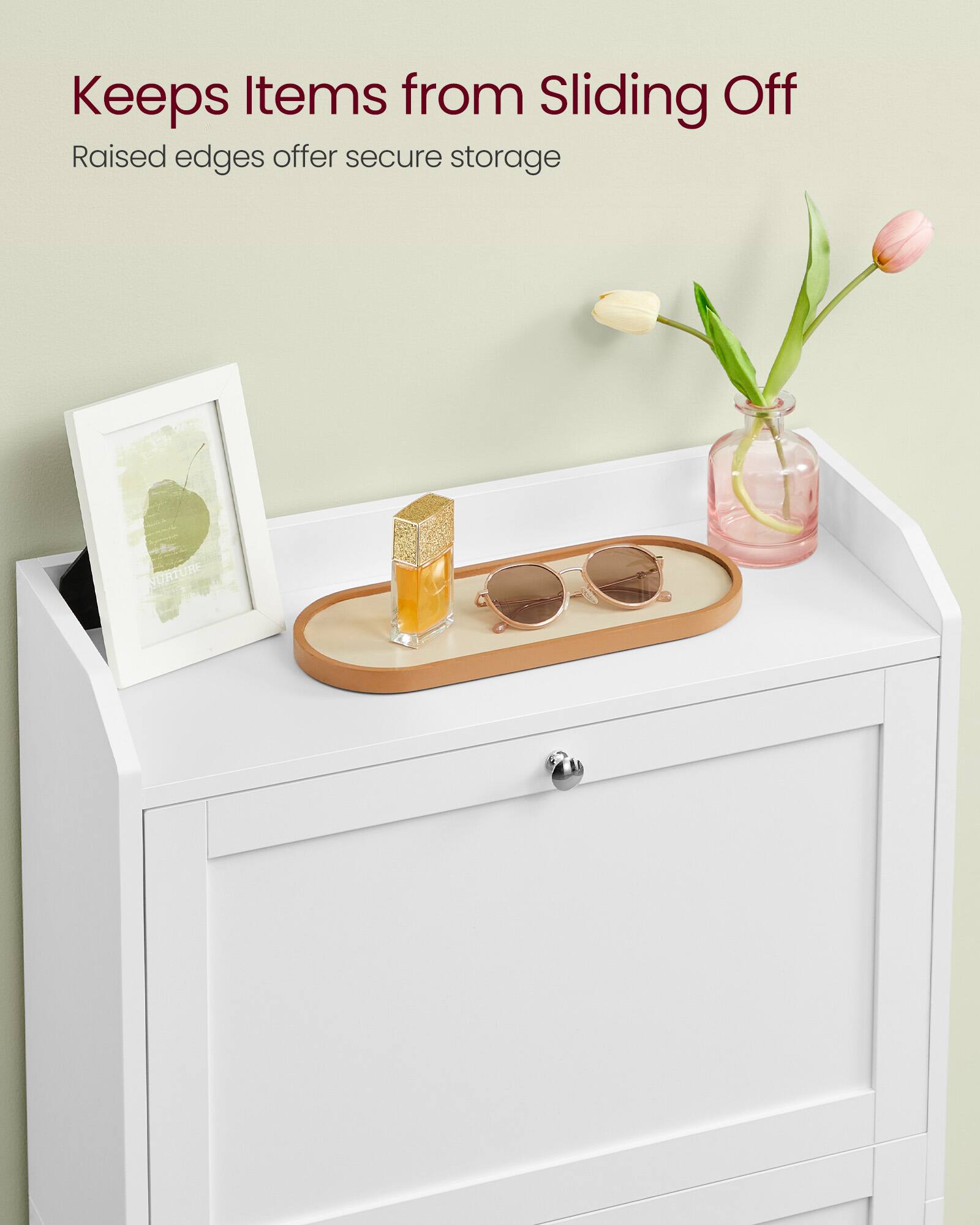 Keeps Items from Sliding Off  
Raised edges offer secure storage