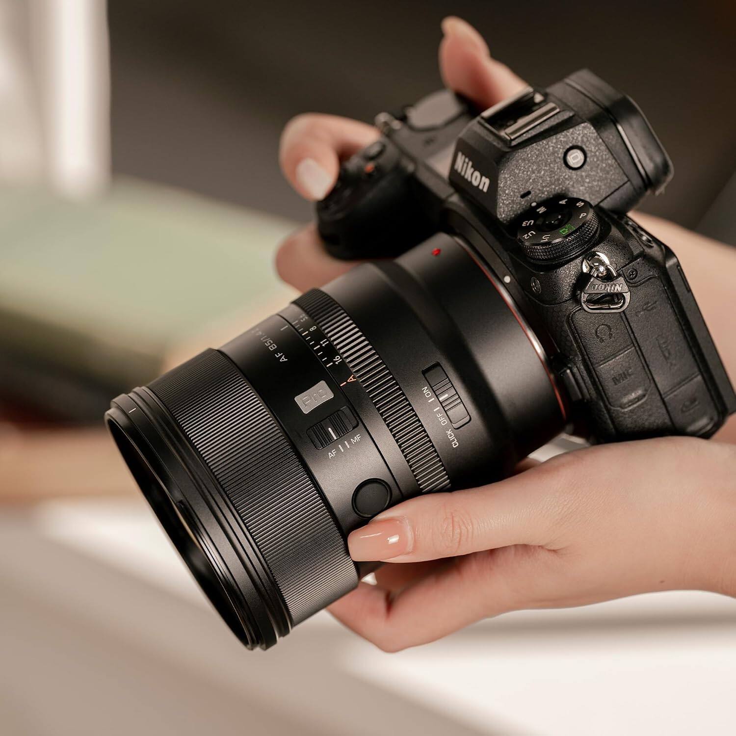 Nikon W U3 U2 5  
S 9 6  
B5/1.4Z AF  
11 11 16 A  
Pho / MF / AF  
ON I OFF CLICK  
JOHN