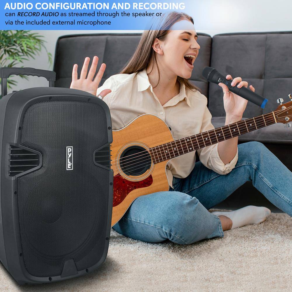 AUDIO CONFIGURATION AND RECORDING  
can RECORD AUDIO as streamed through the speaker or via the included external microphone