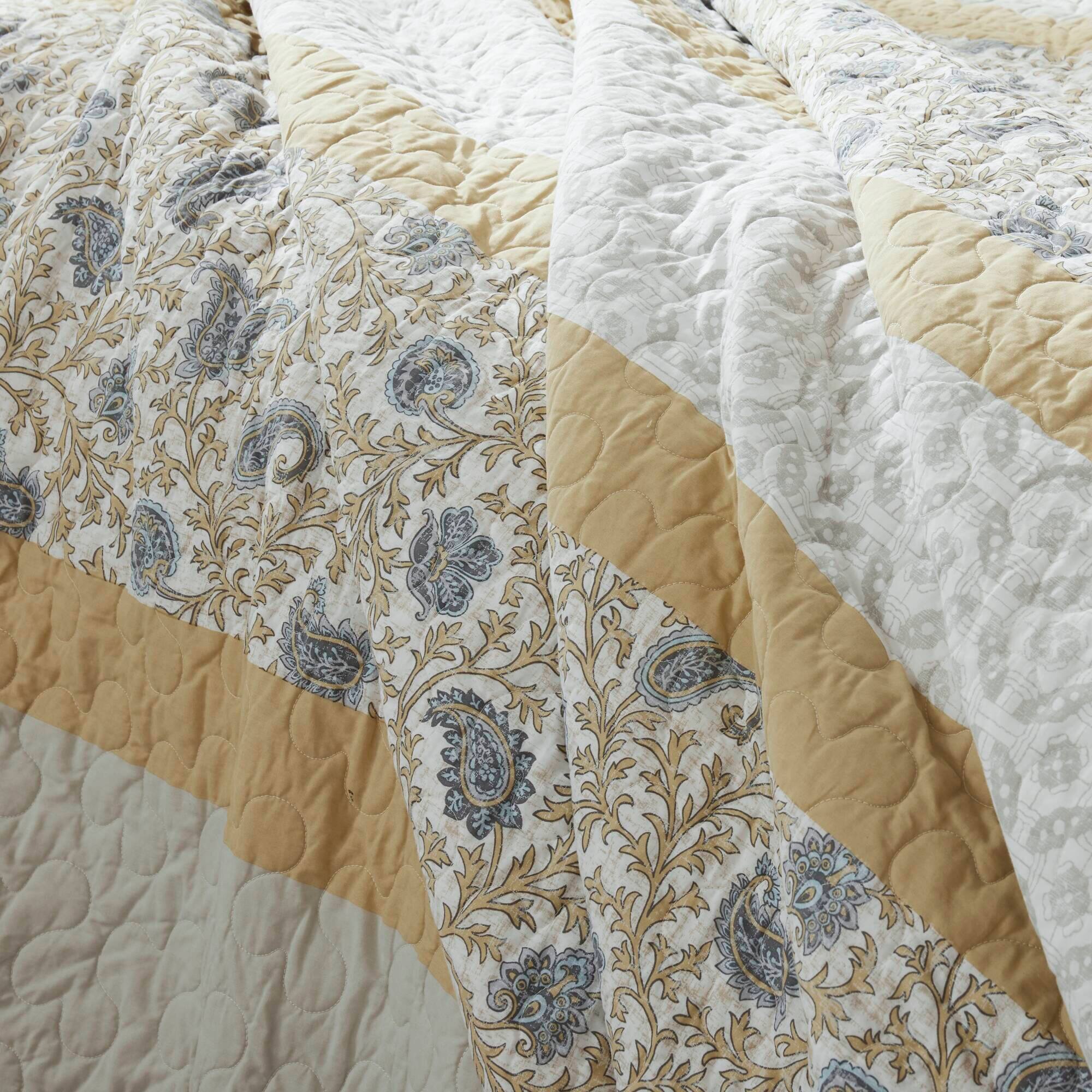 Angle. TinyHomie - 6 Piece Cotton Percale Quilt Set with Throw Pillows Yellow Full/Queen - Yellow.