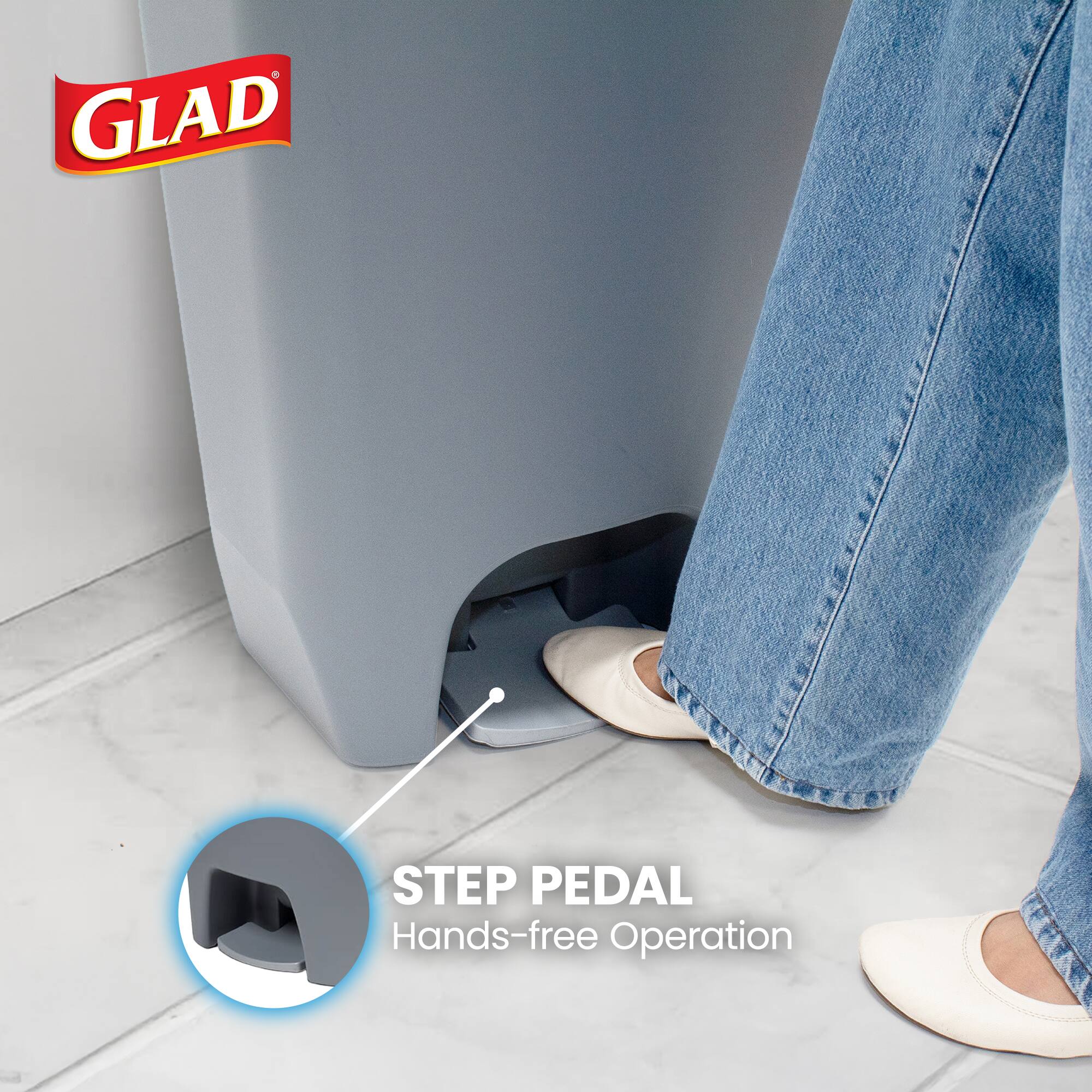 GLAD  
STEP PEDAL  
Hands-free Operation