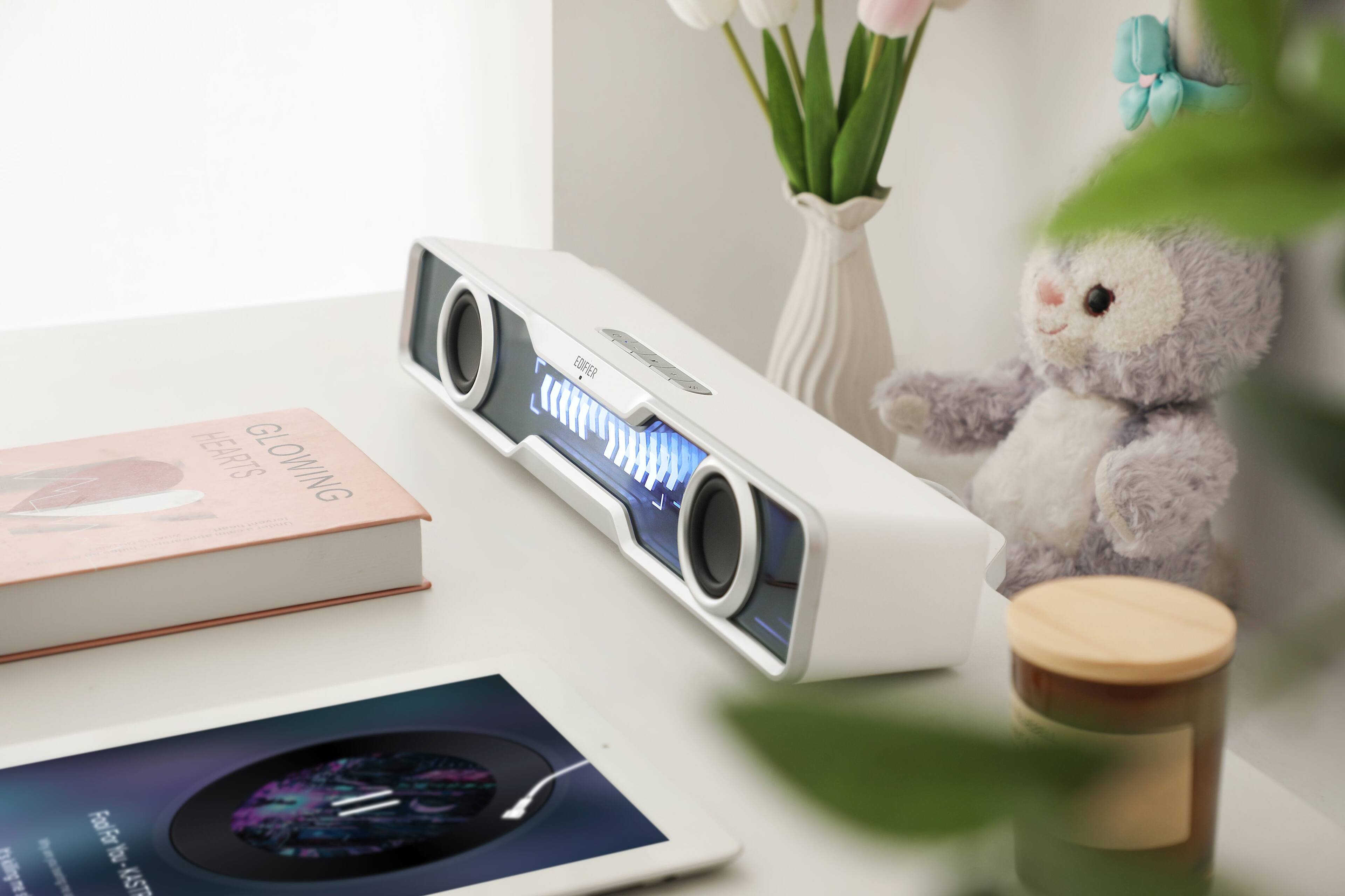 HEARTS GLOWING  
EDIFIER  
Fool For You  
KAST