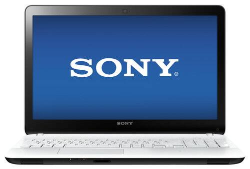 Front Standard. Sony - VAIO Fit 15.5" Laptop - 4GB Memory - 500GB Hard Drive - White.