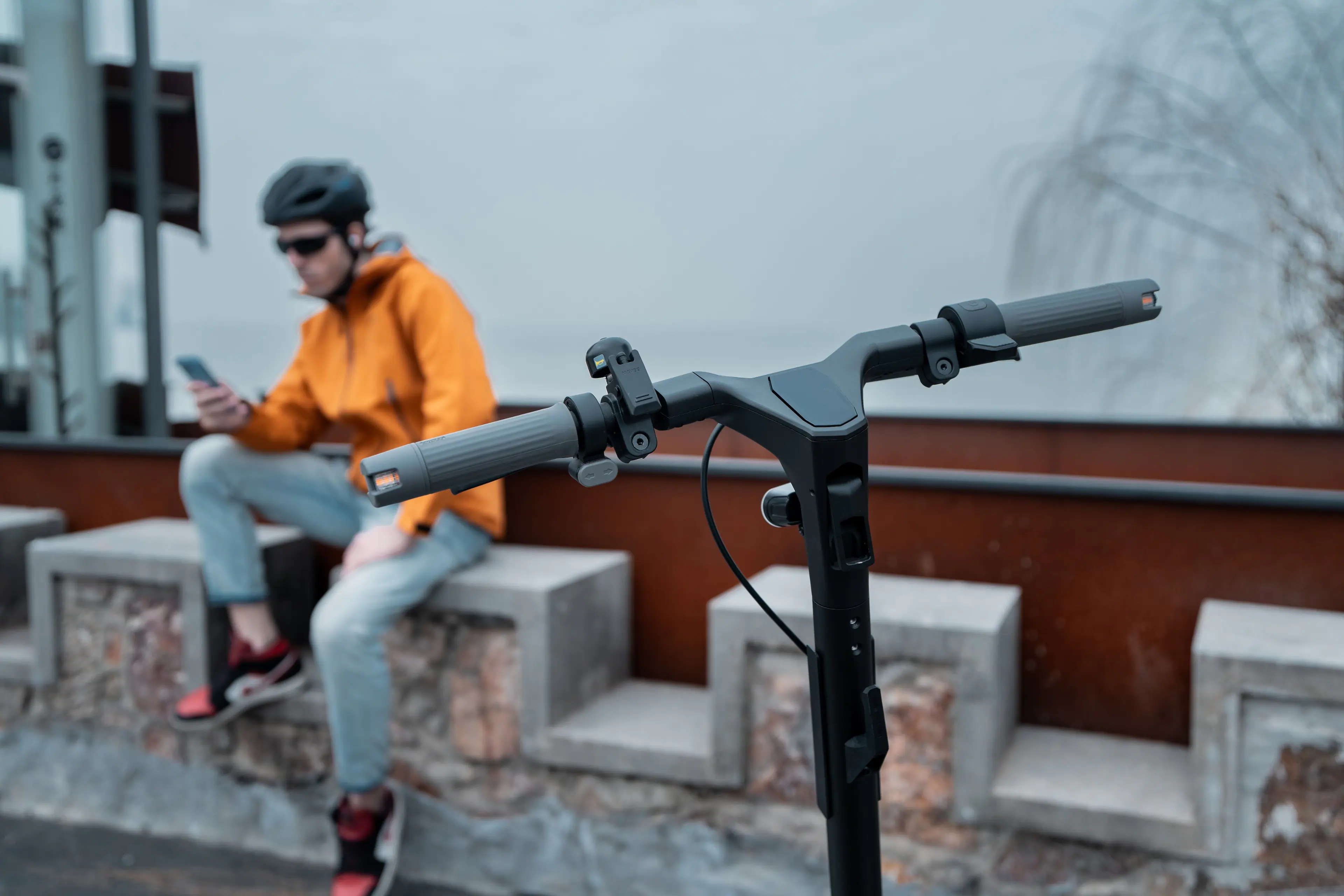 Alt View 10. NAVEE - ST3 Electric Scooter w/37.3 miles Max Operating Range & 24.9 mph Max Speed - Black.