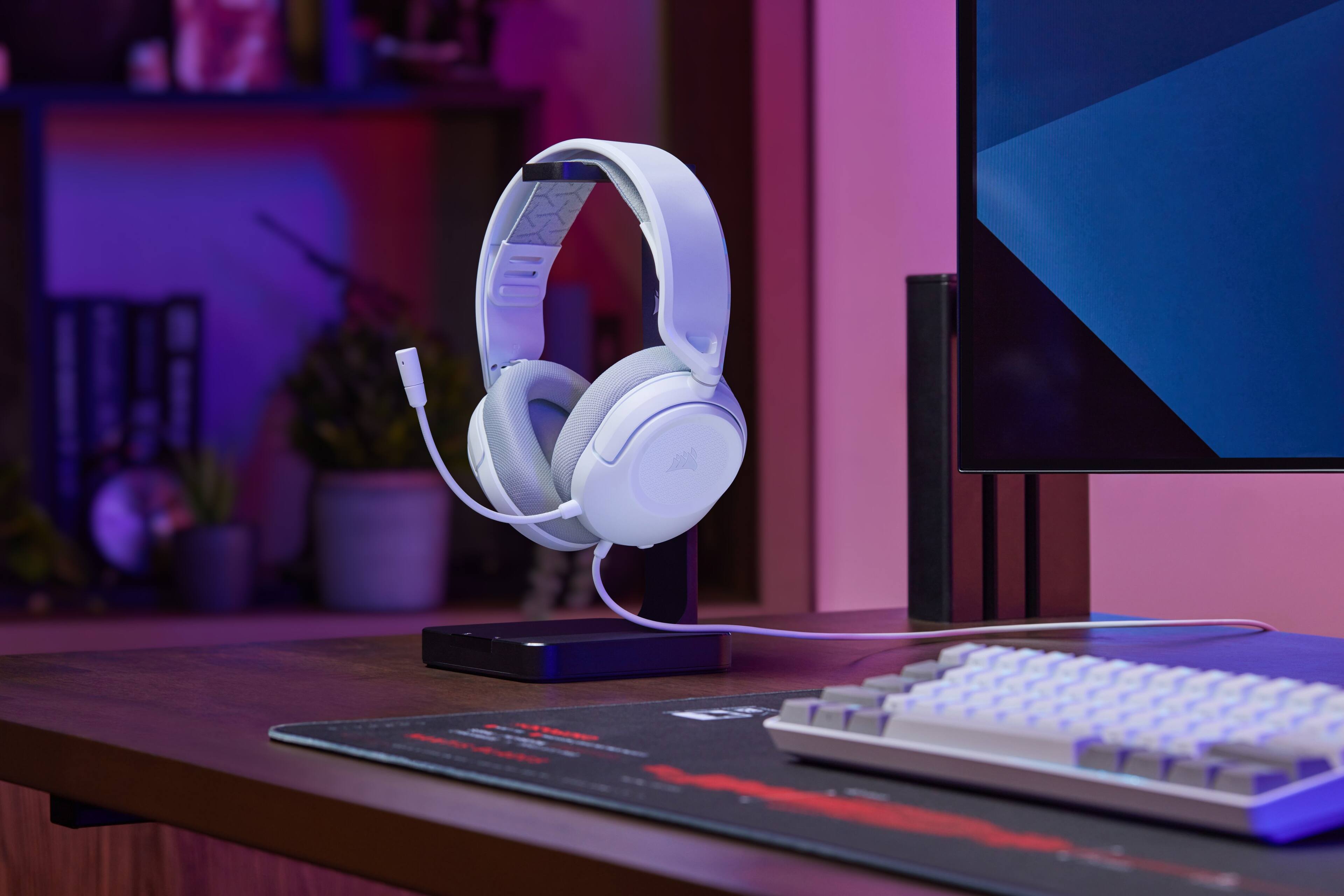Alt View 7. CORSAIR - HS35 v3 Wired Over-the-Ear Gaming Headset for PC,Xbox One,Xbox Series X|S,PS5,PS4, Nintendo Switch and Mobile - White.