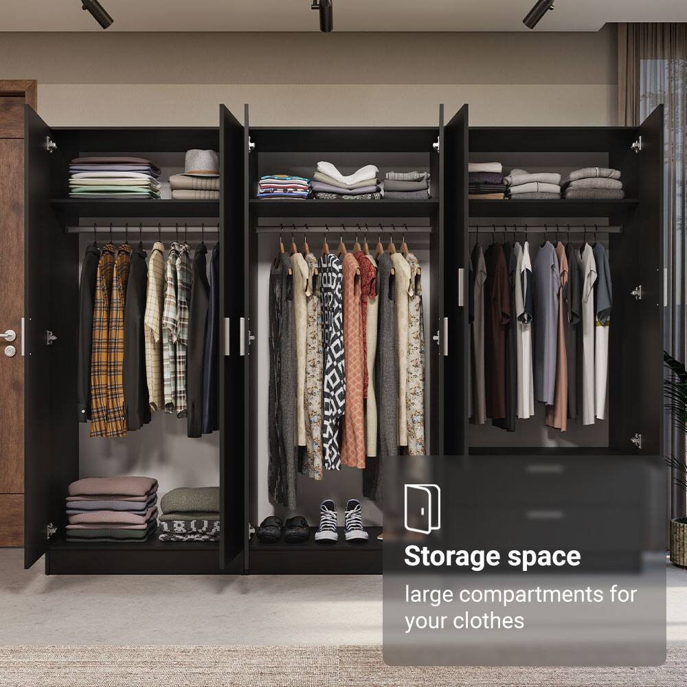 Storage space  
large compartments for your clothes