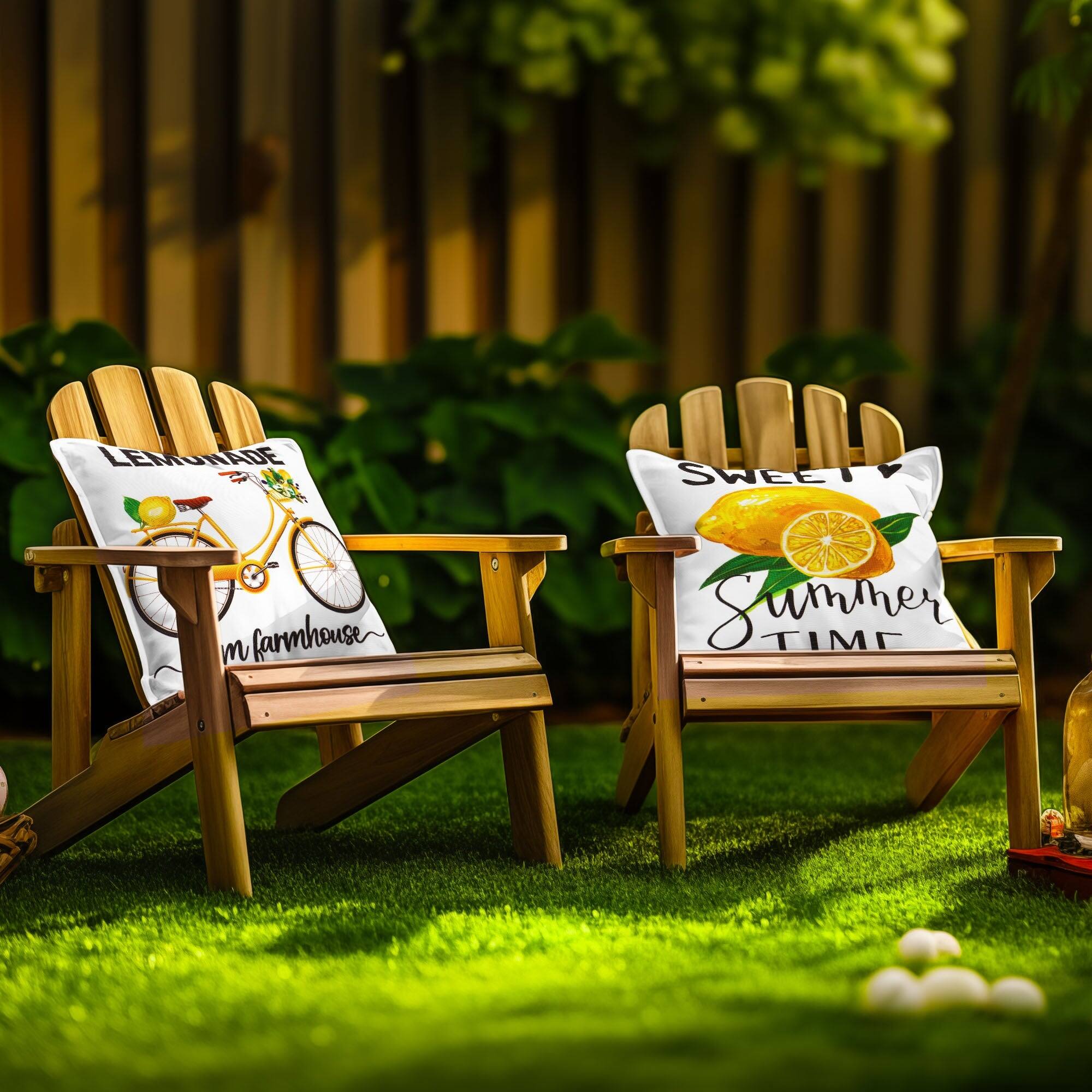 LEMONADE  
in farmhouse  

SWEET  
Summer TIME