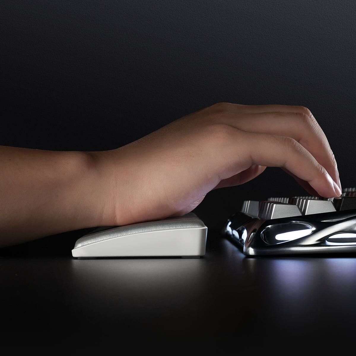 Back. GravaStar - GravaStar 60% Keyboard Wrist Rest Pad Silver - Silver.
