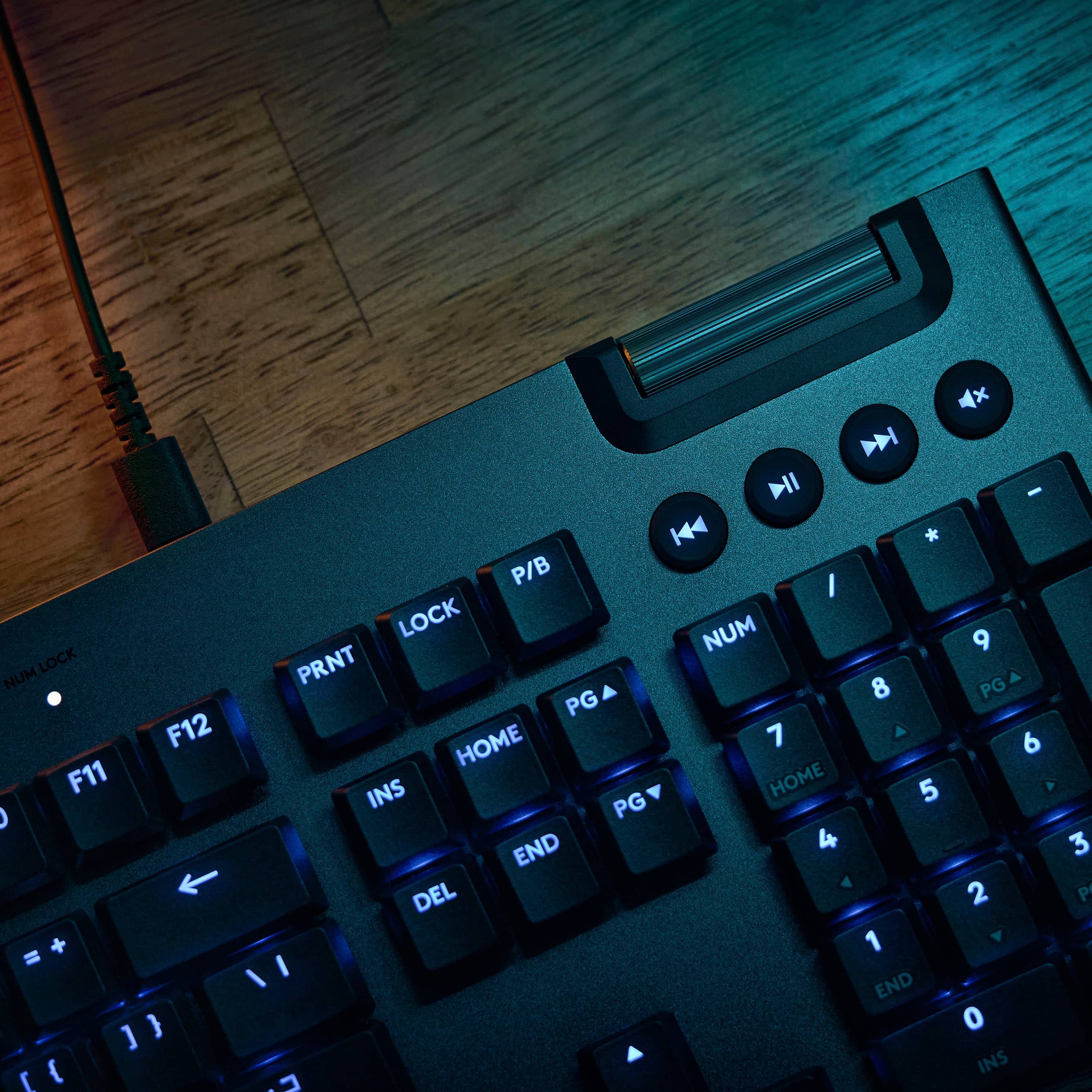 The text on the image is a list of keyboard shortcuts for various functions. Here is the corrected and grouped text:
1. P/B: Print Screen
2. LOCK: Lock the keyboard
3. LOCK: Lock the keyboard
4. PRINT: Print Screen
5. NUM: Numeric keypad
6. PG: Page Up
7. END: Page Down
8. HOME: Go to the beginning of the document
9. F12: Open the Start menu
10. F11: Open the Task Manager
11. INS: Insert
12. DEL: Delete
13. I: Undo
14. O: Redo
15. J: Cut
16. K: Copy
17. L: Paste
18. M: Select All
19. N: New
20. P: Open
21. Q: Save
22. R: Refresh
23. S: Save As
24. T: Close
25. U: Undo
26. V: Redo
27. W: Cut
28. X: Copy
29. Y: Paste
30. Z: Select All
These shortcuts are commonly used in computer keyboards and can help users navigate and perform various tasks more efficiently.