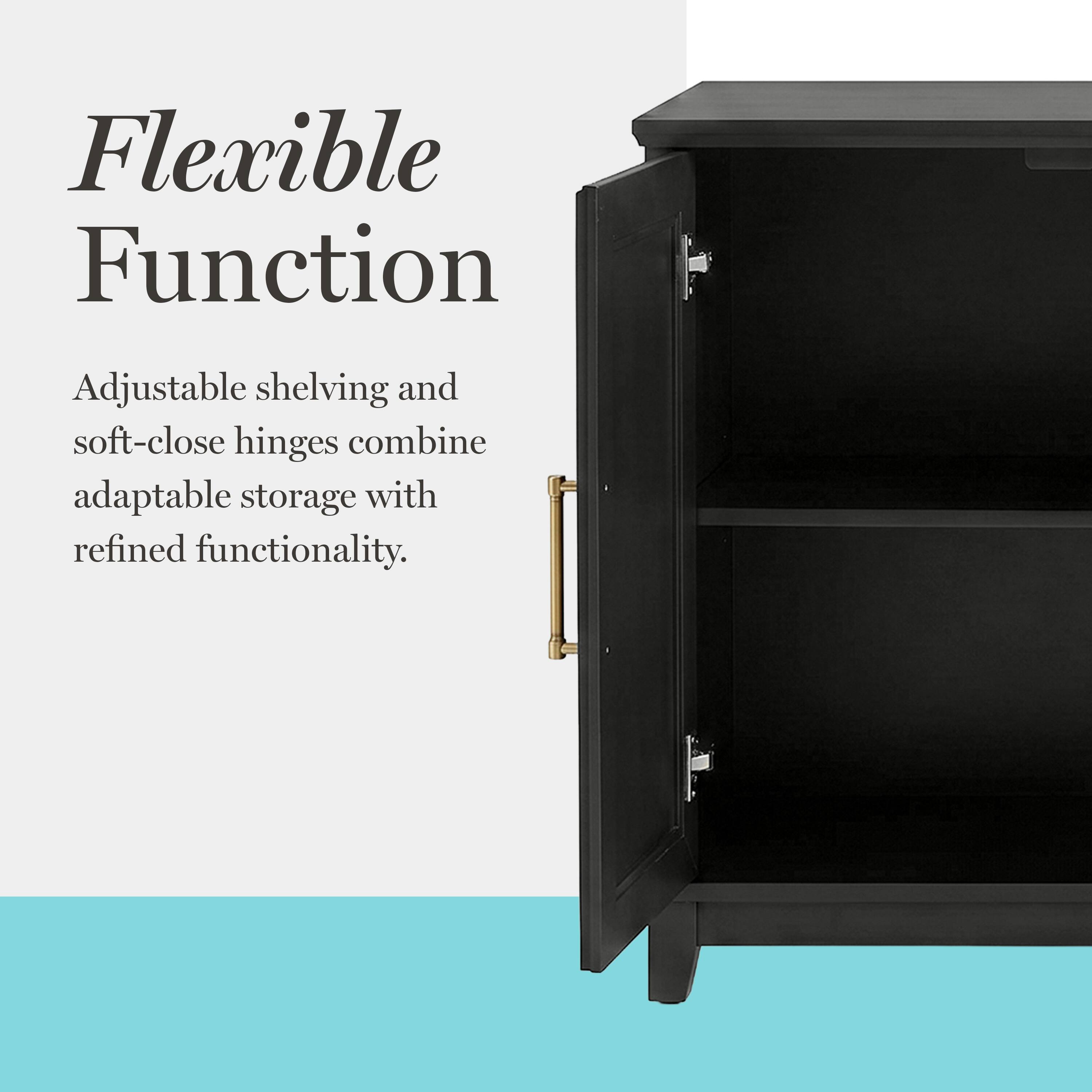 Flexible Function

Adjustable shelving and soft-close hinges combine adaptable storage with refined functionality.
