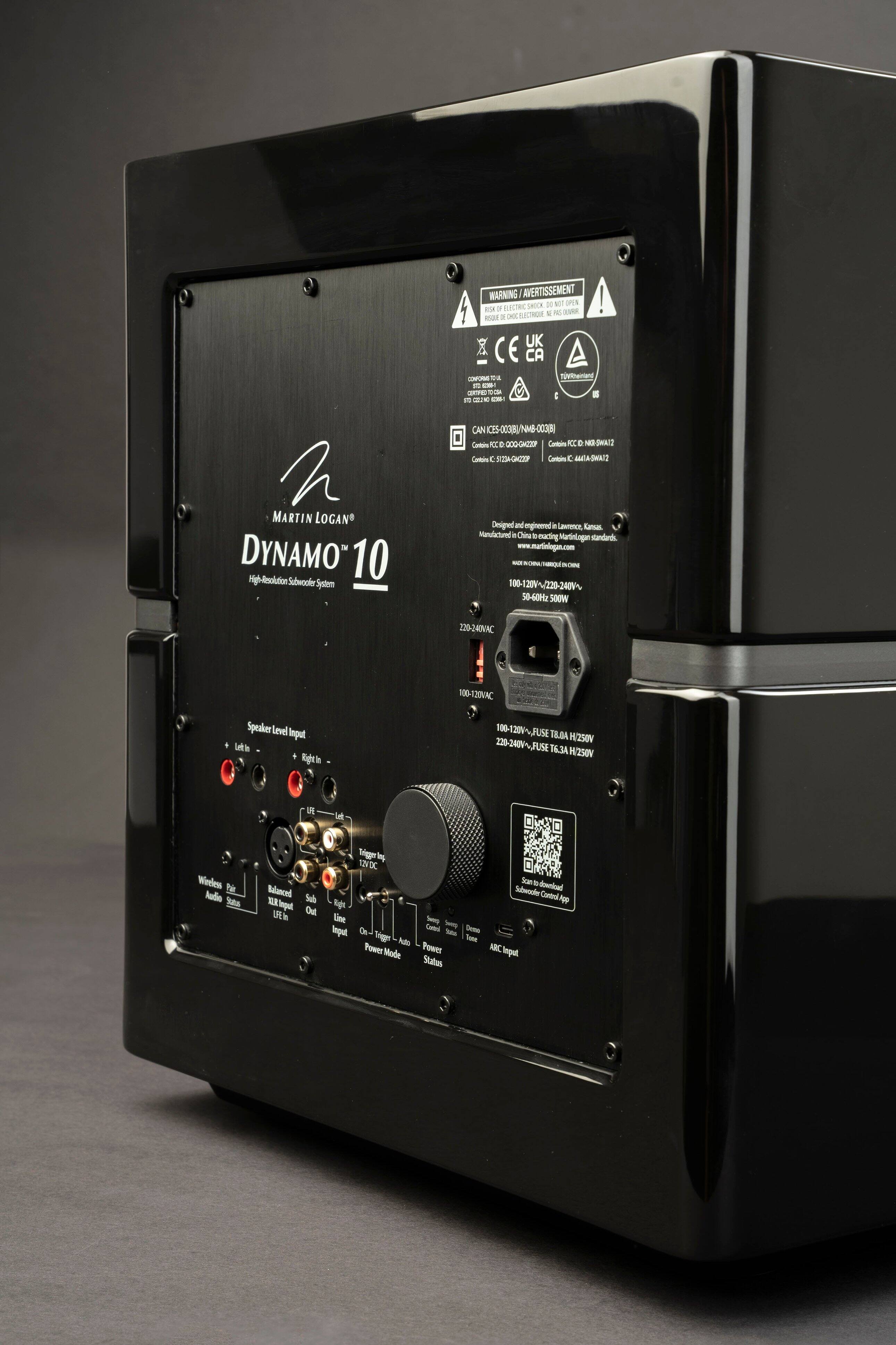 WARNING: Avertissement - Ce dispositif est un appareil électrique. Ne le brancher pas sur un circuit électrique sans avoir vérifié les spécifications et obtenu l'approbation de l'installateur.
Ce dispositif est conçu et fabriqué par MartinLogan - www.martinlogan.com.
Voltage: 100-120V / 220-240V
Fuse: 500W / 18 120VAC / 220-240V-FUSE TLOA M2S0
Impedance: 8 ohm
Power rating: 500W
Subwoofer Cortet N°2 - Unité de basse en bois massif - Design intérieur en style MartinLogan.
Manual de l'utilisateur disponible sur demande.